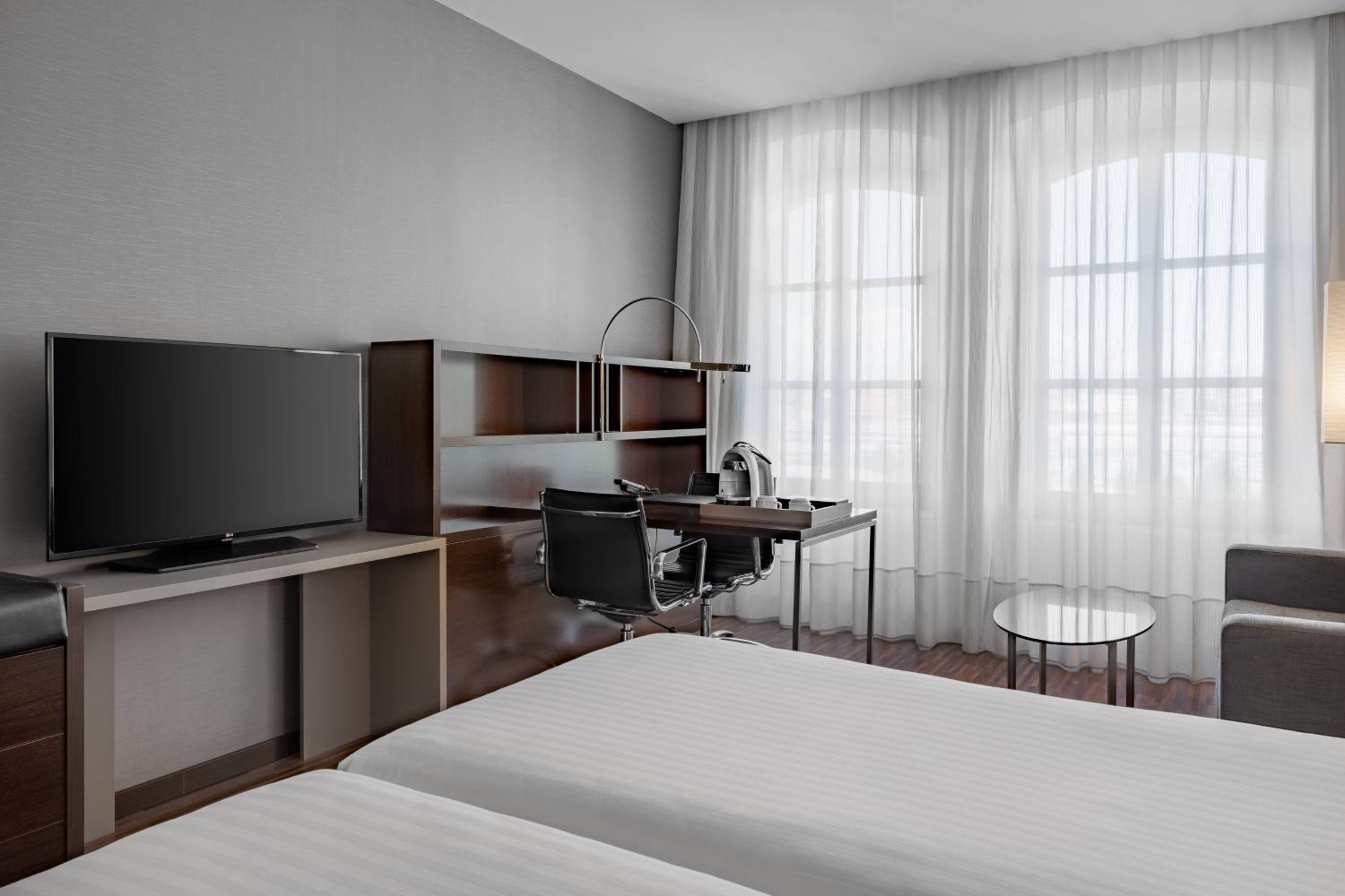 Standard Plus King Room, Guest room, 1 King, City view