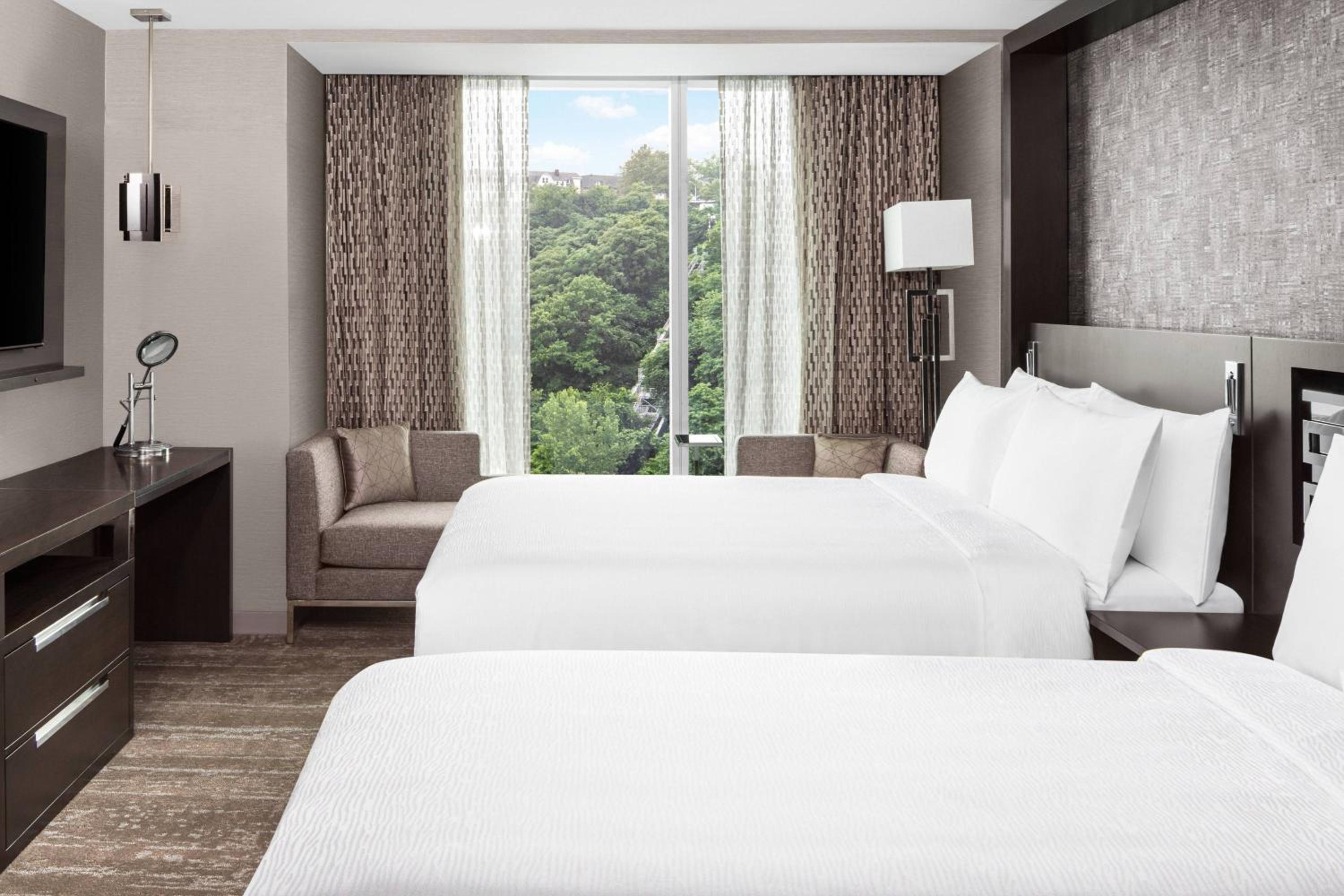 Queen Room with Two Queen Beds - Photo 1