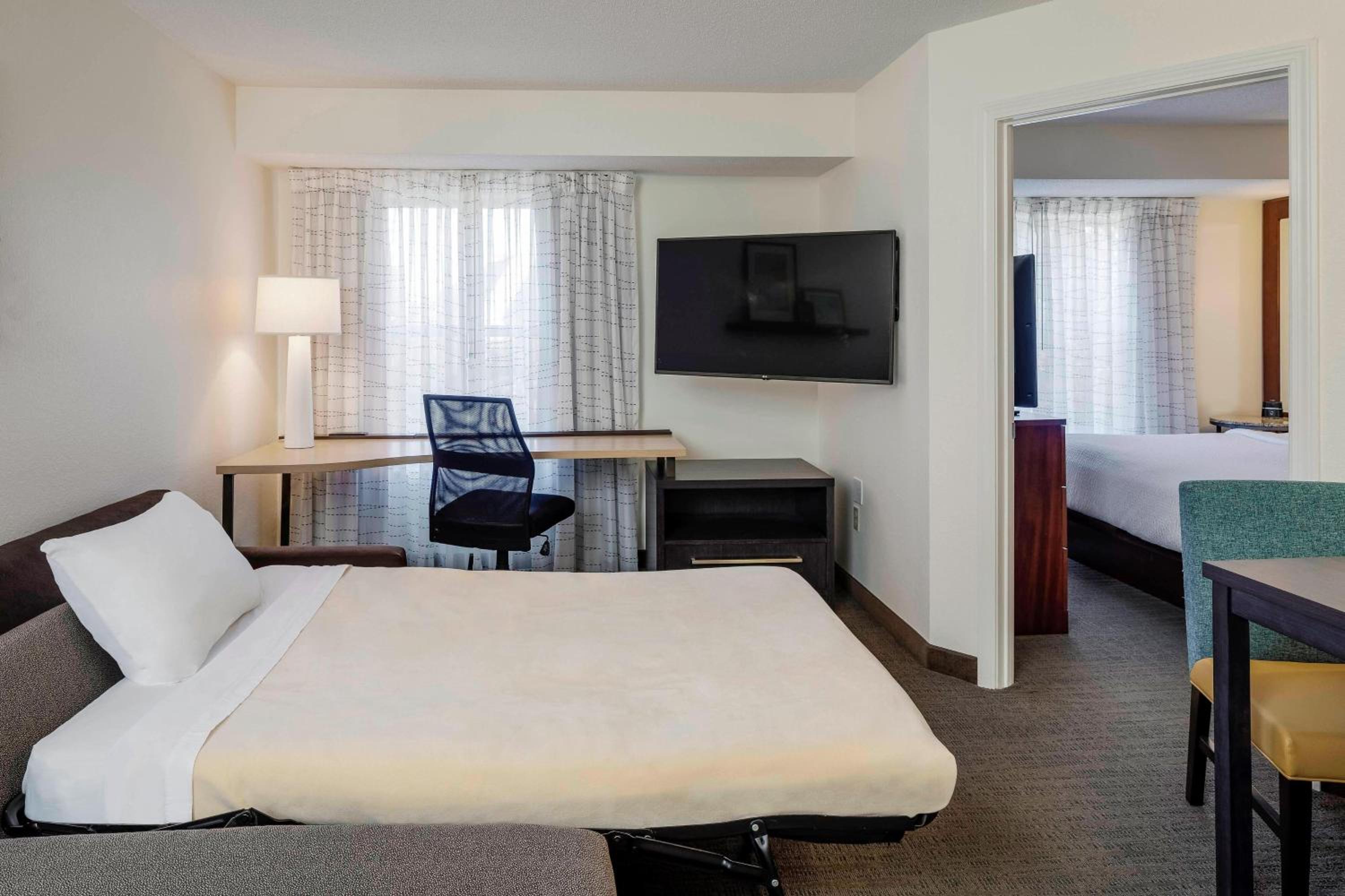 One-Bedroom King Suite with Sofa Bed and Roll-in Shower - Mobility Accessible photo 3