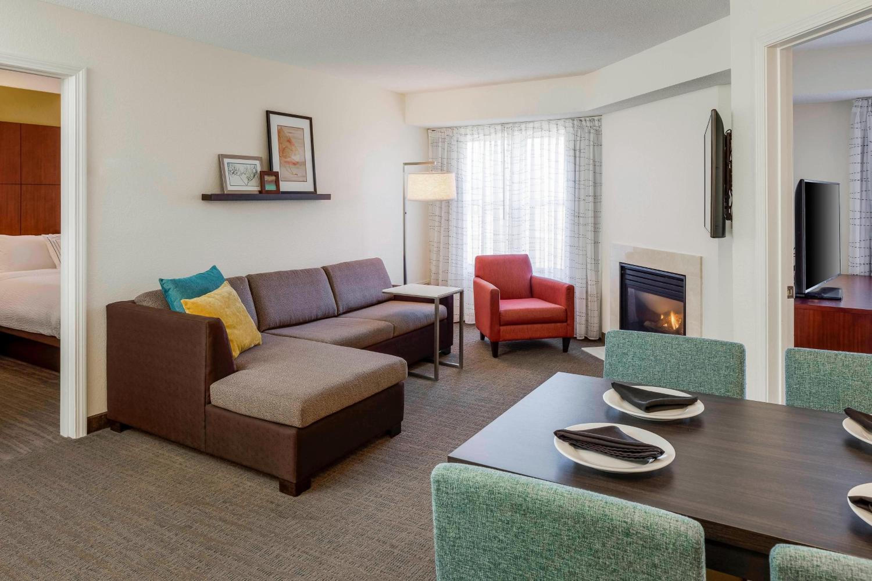 Two-Bedroom Suite - Hearing Accessible photo 2