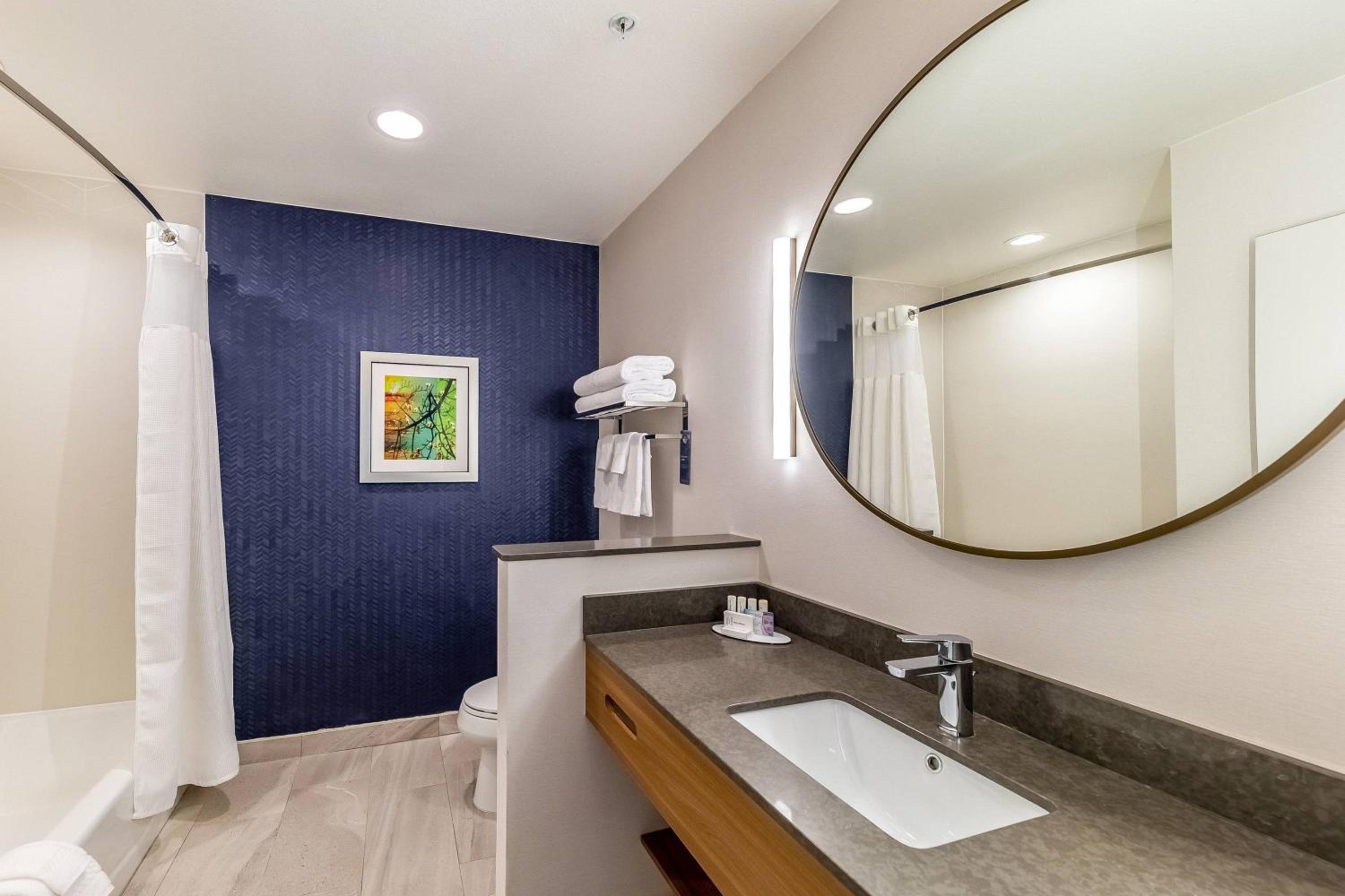 Guest room, 2 Queen - Photo 2
