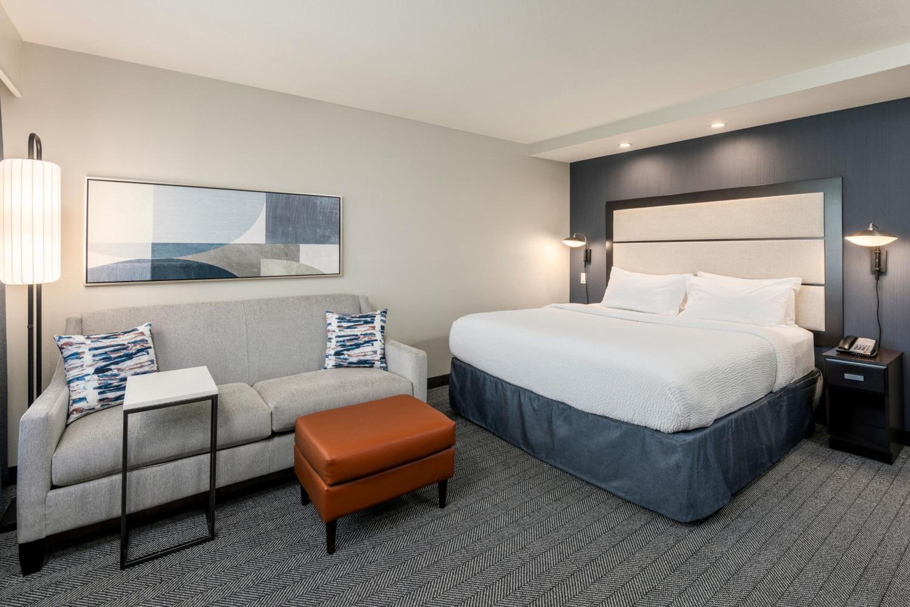 King Room with Sofa Bed - Hearing Accessible photo 1