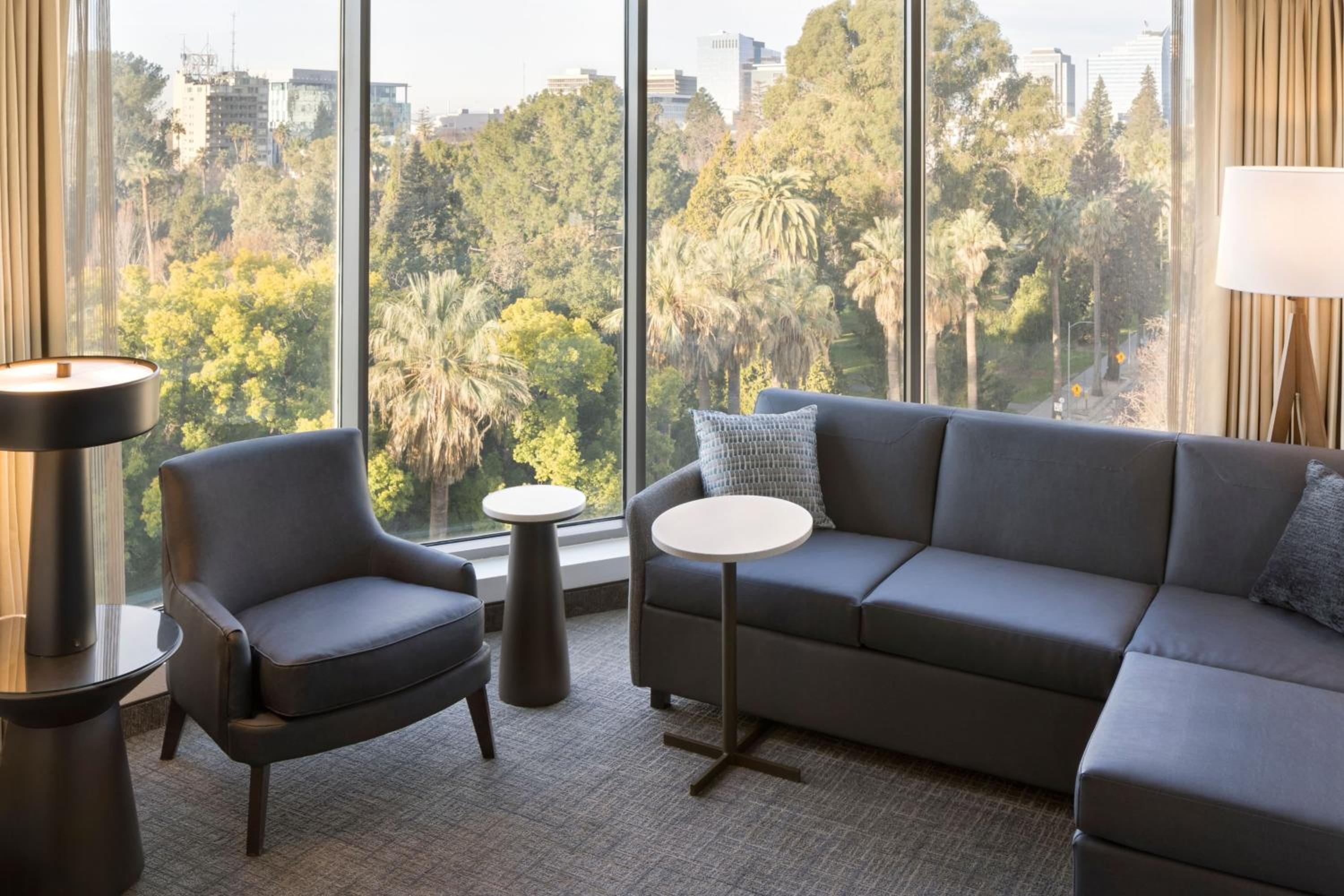 Two-Bedroom King Suite - Photo 7