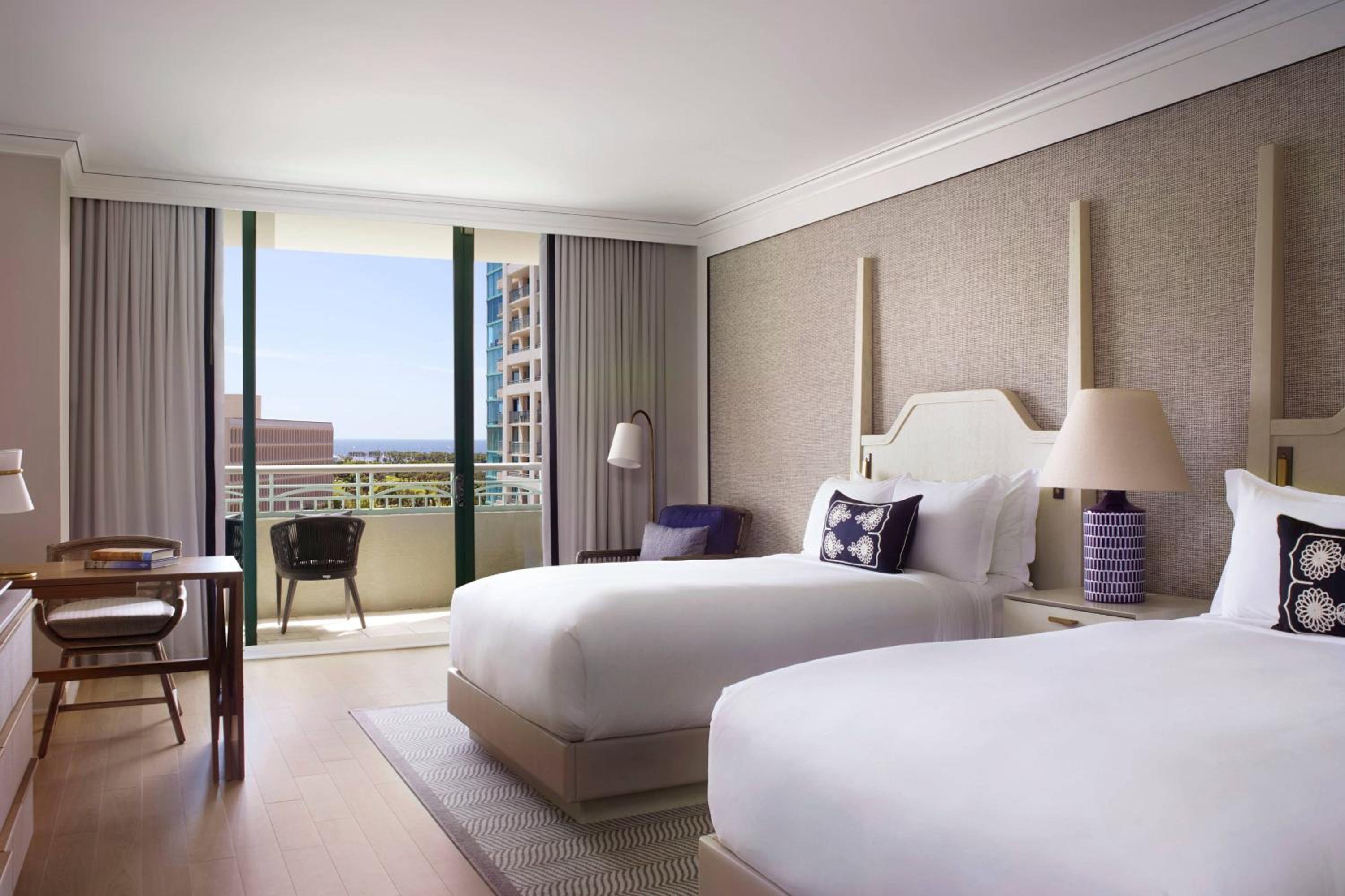 Guest Room with Two Double Beds, Balcony and Partial Bay View thumbnail 5