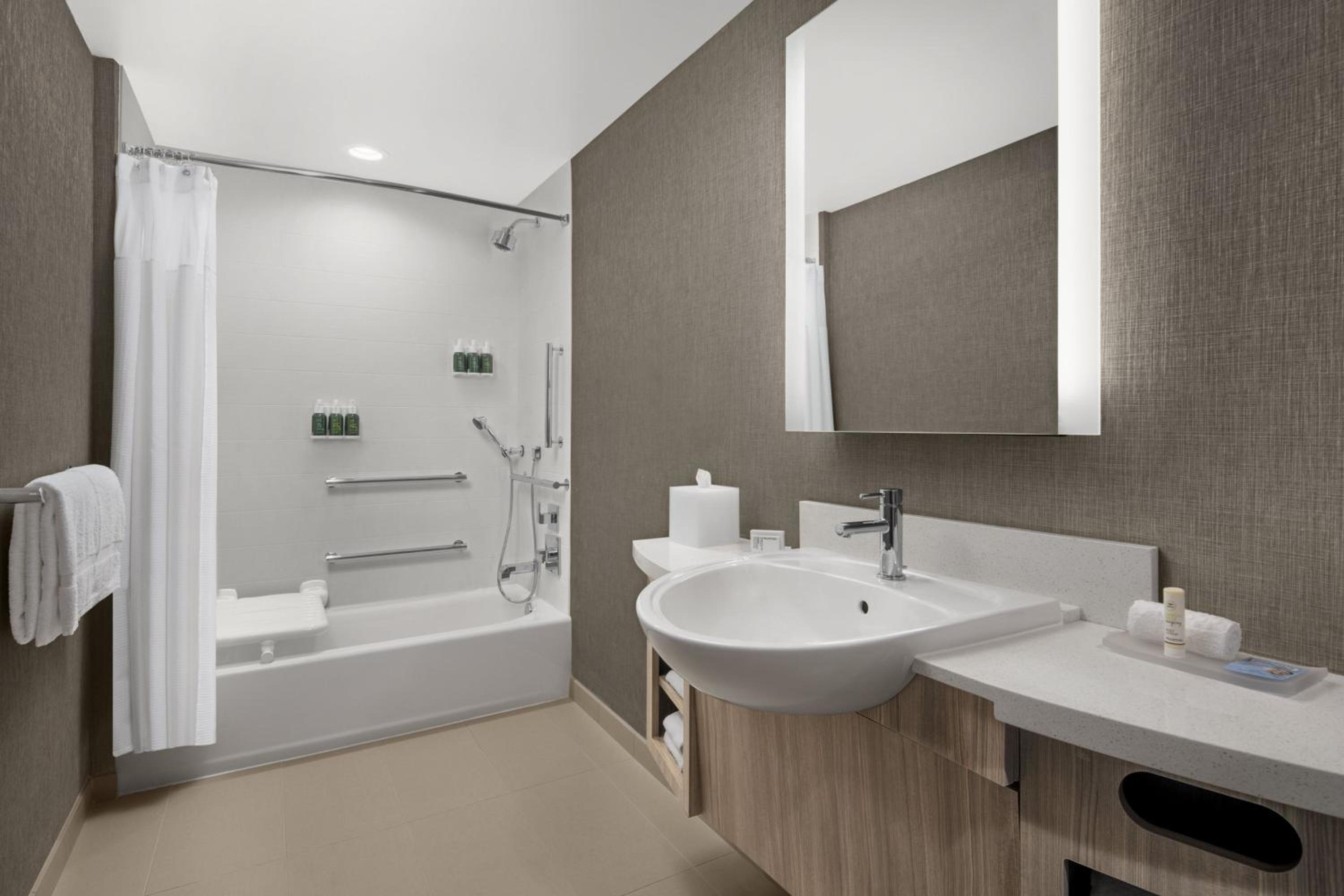 Queen Suite with Two Queen Beds and Trundle Sofa - Photo 3