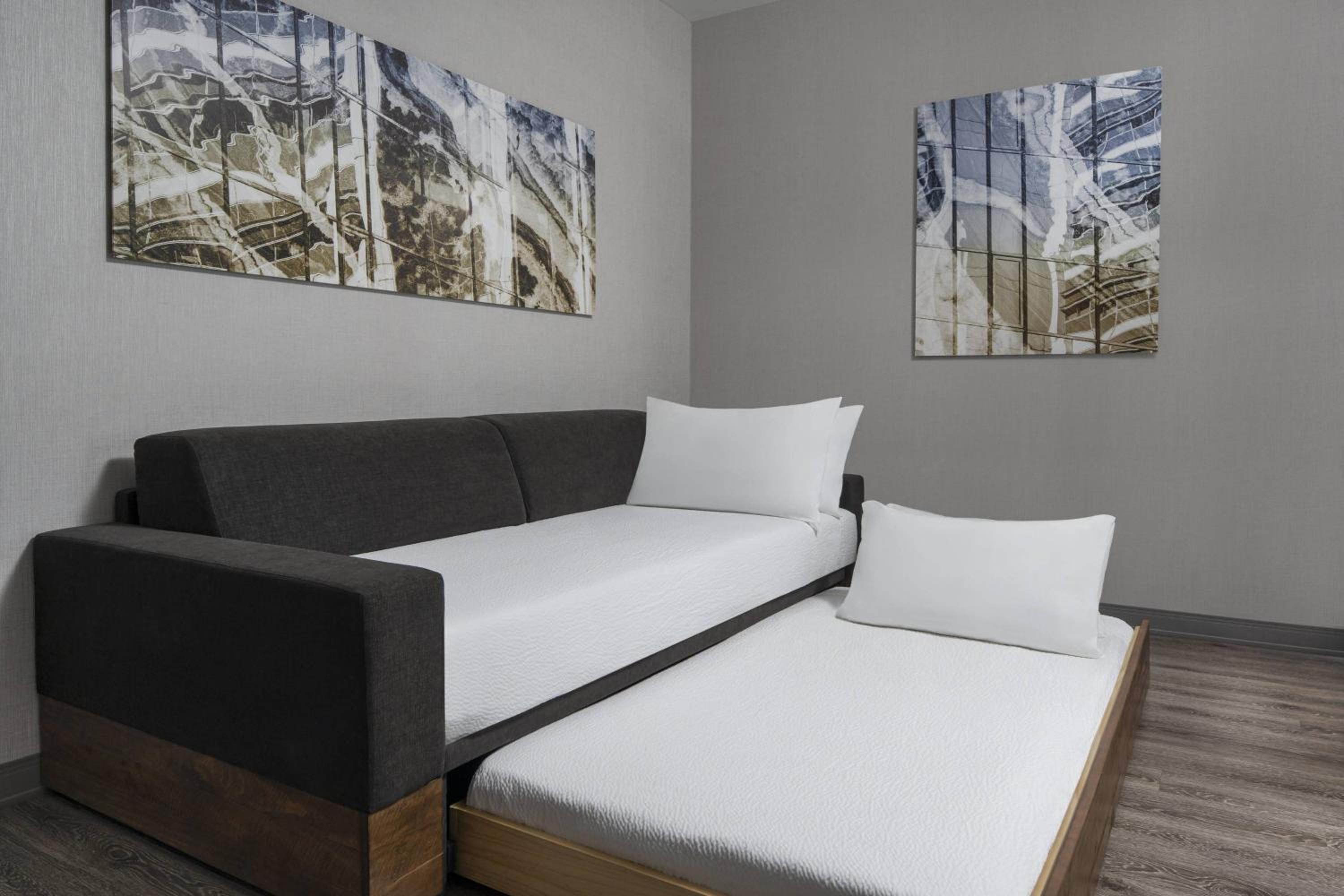 King Suite with Trundle Bed and Adapted Tub - Mobility and Hearing Accessible - Photo 3