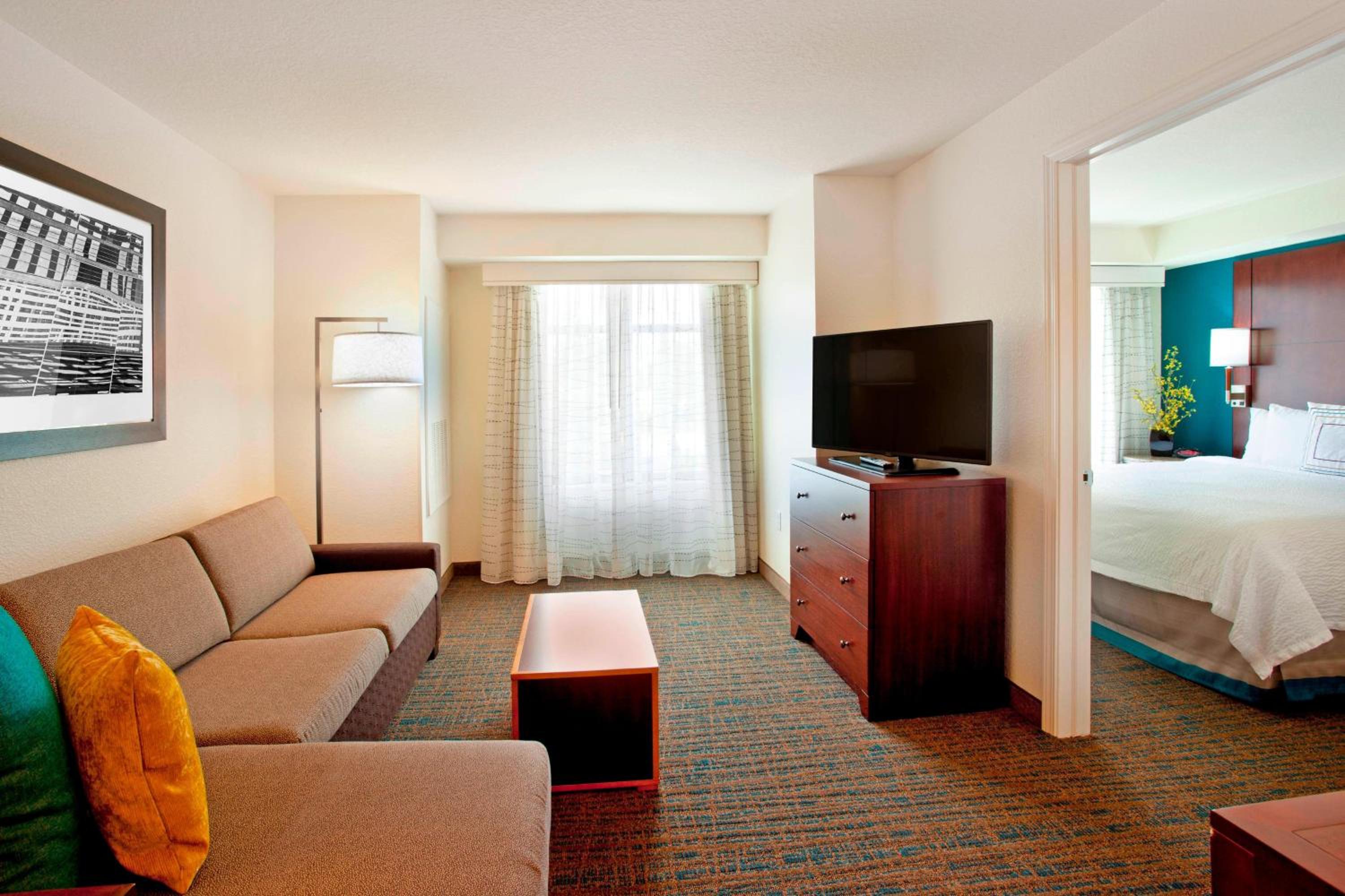 One-Bedroom King Suite with Sofa Bed - Photo 10