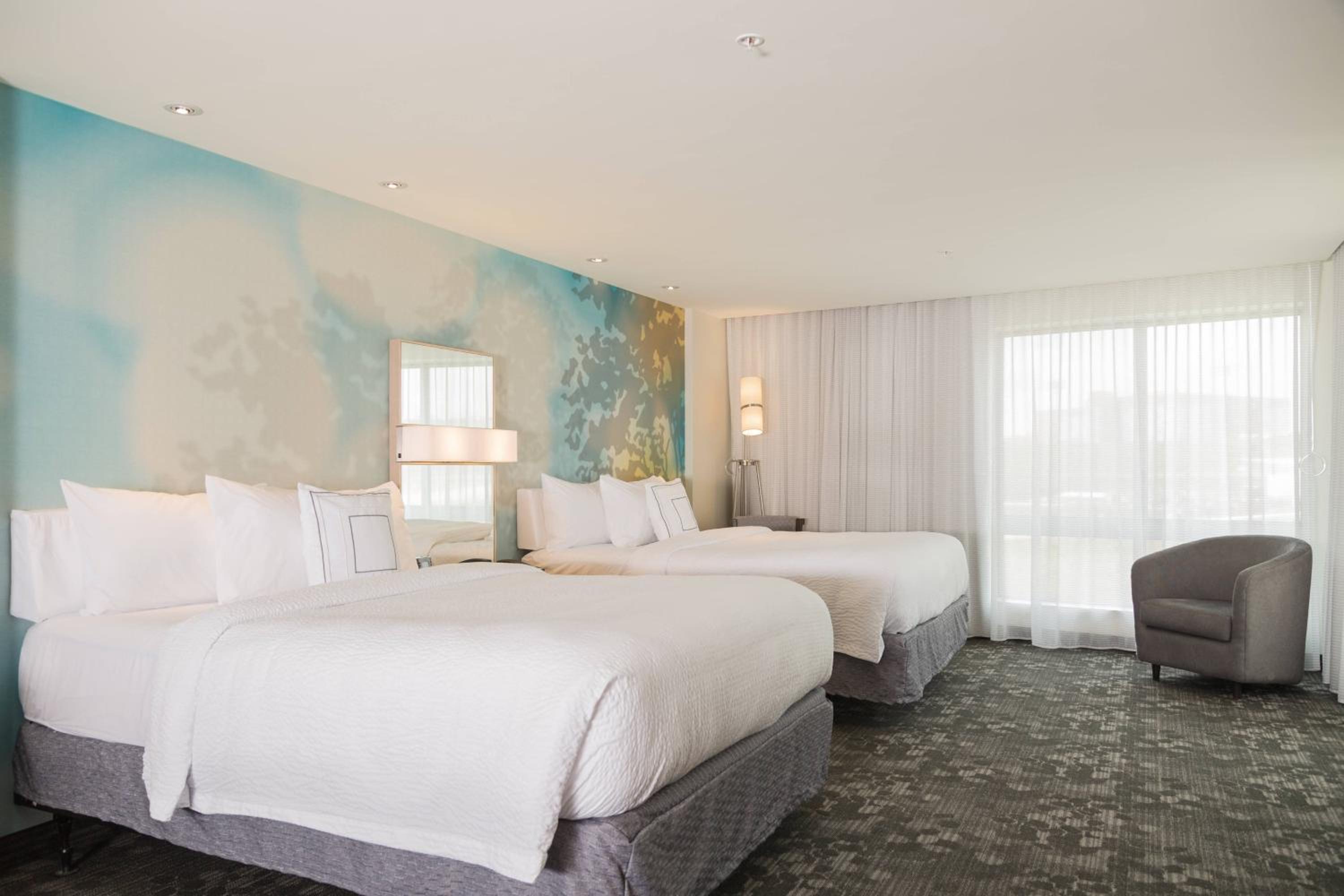 Queen Room with Two Queen Beds - Hearing Accessible