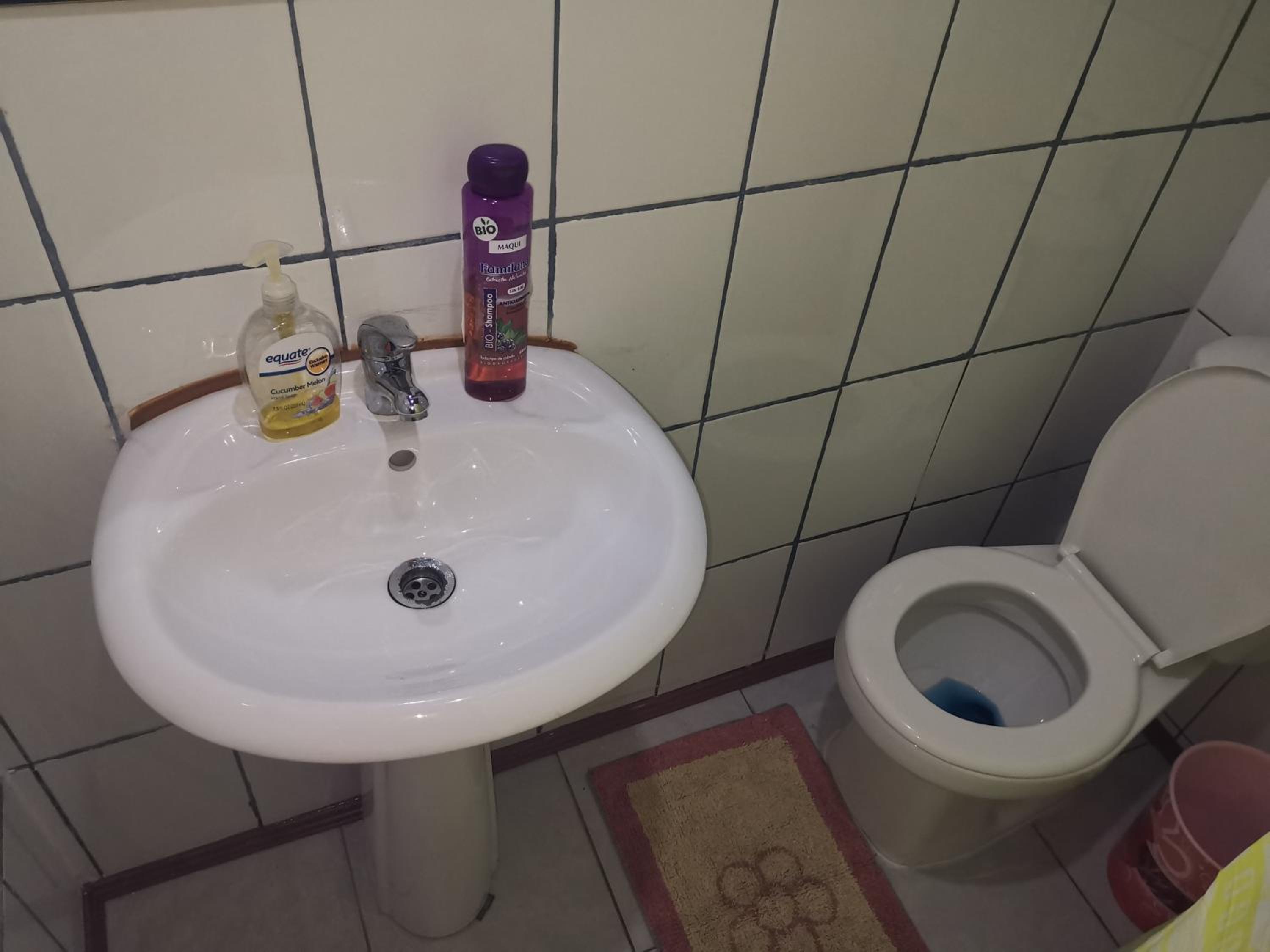 Twin Room with Private Bathroom photo 3