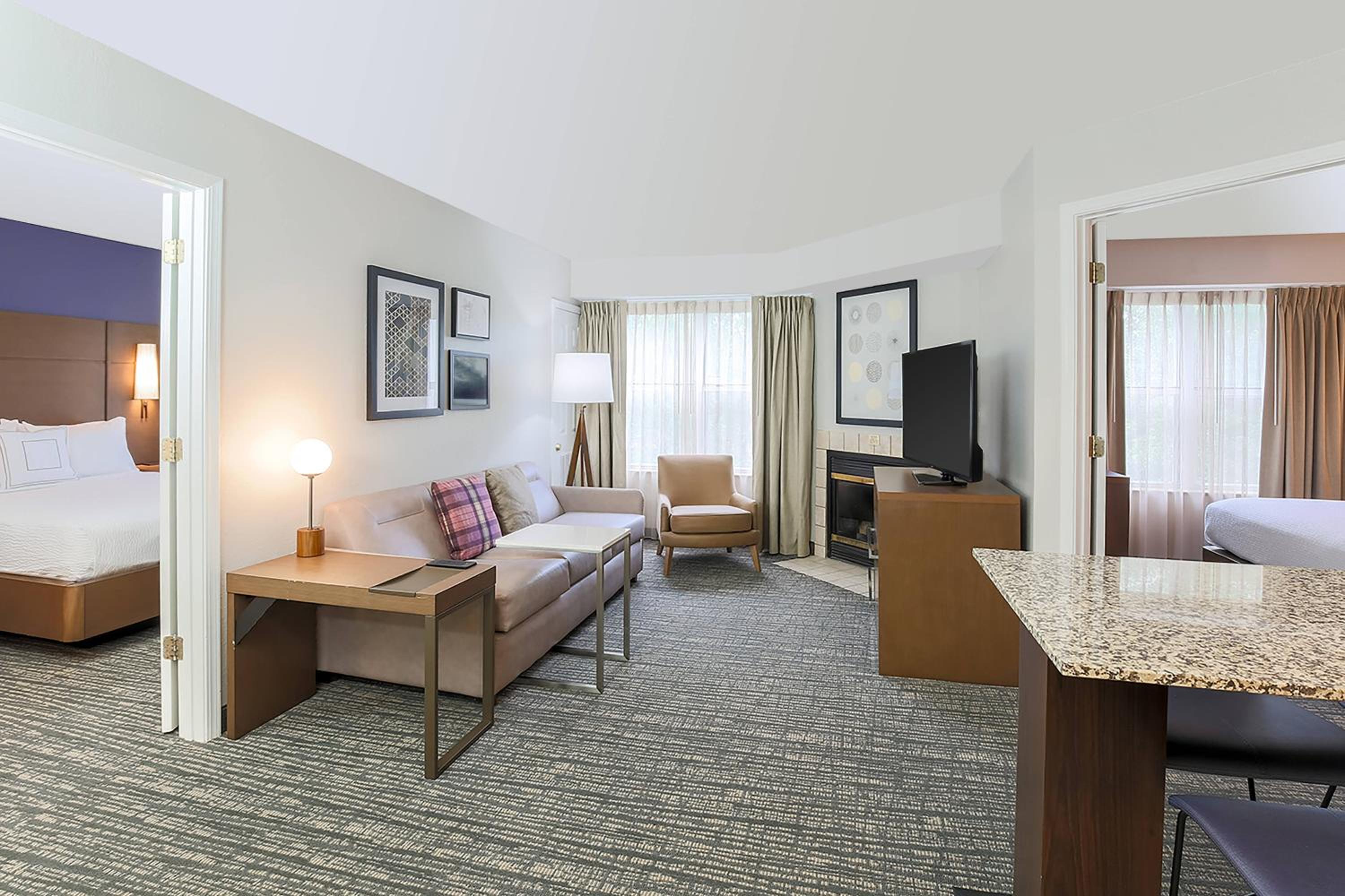 Two-Bedroom Suite - Photo 3