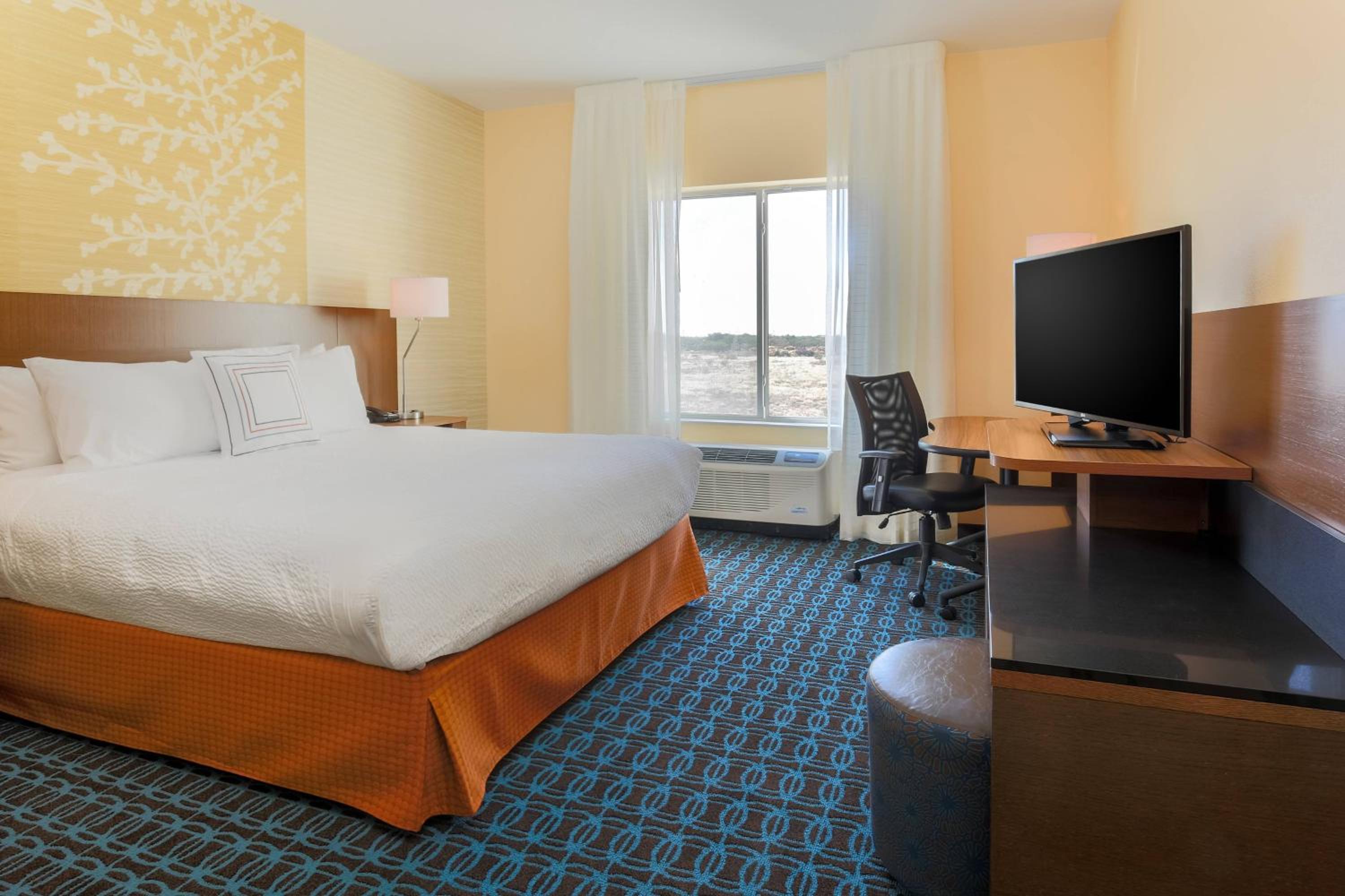 King Room - Hearing Accessible photo 1