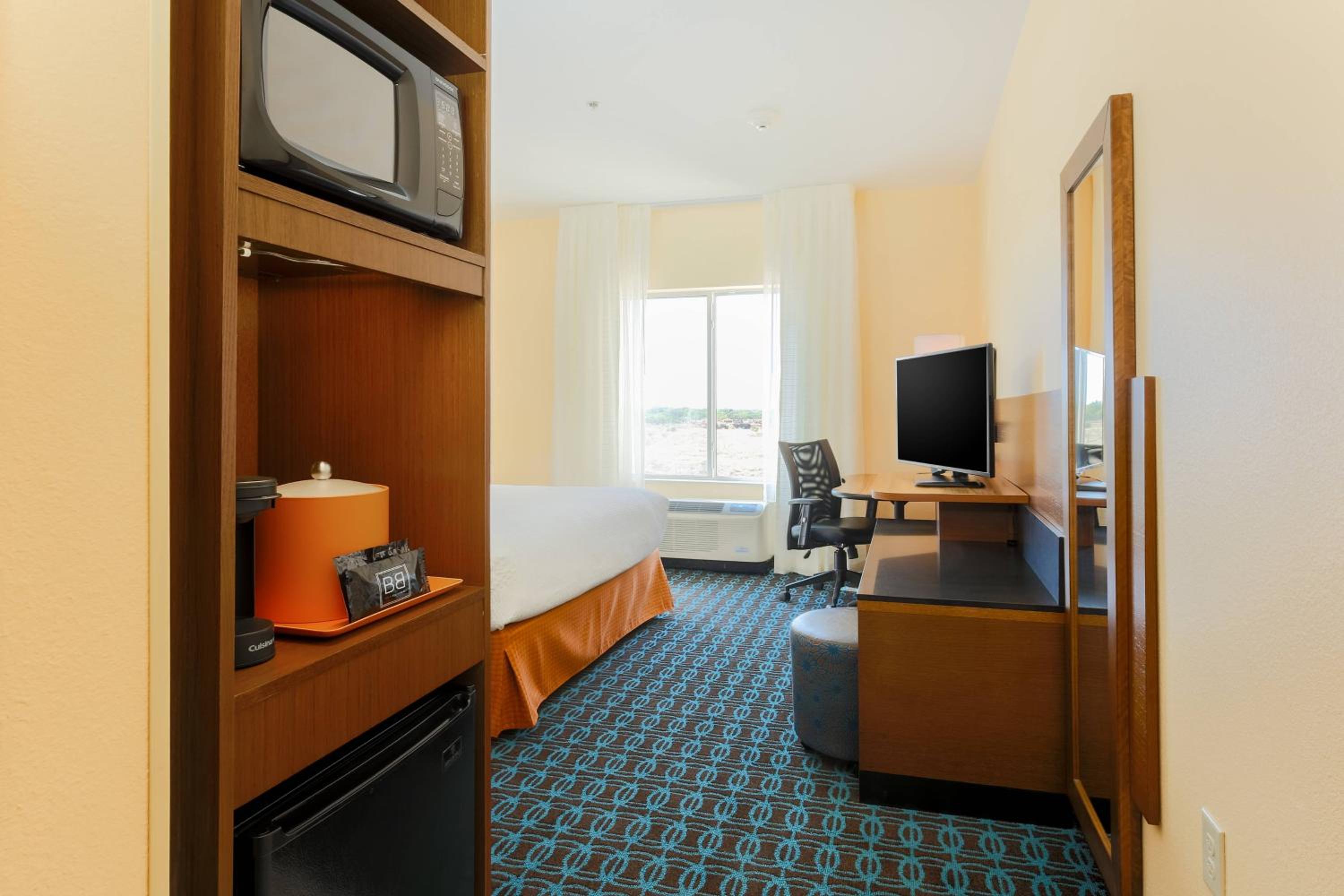 King Room - Hearing Accessible photo 3
