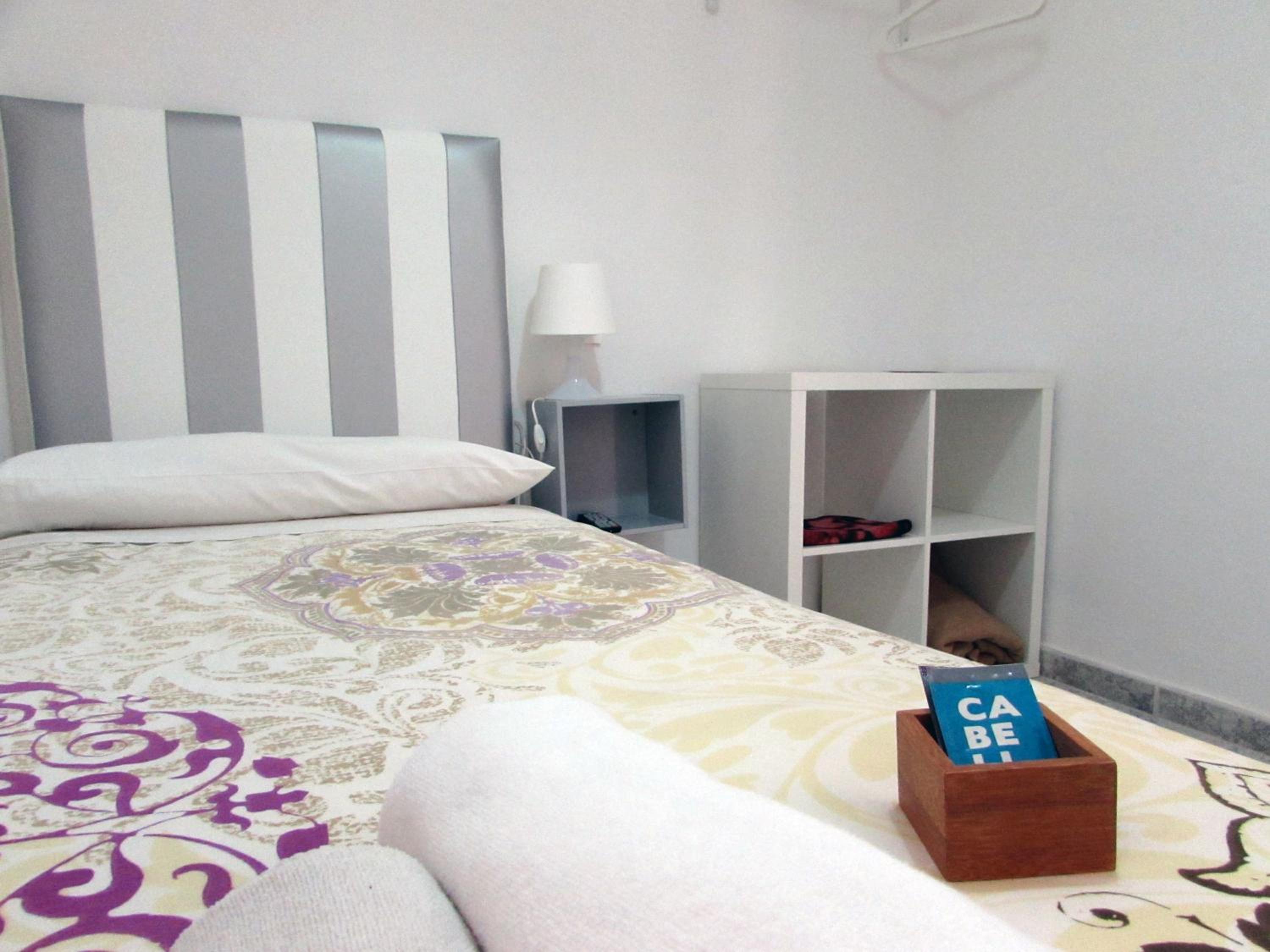 Single Room with Shared Bathroom photo 1