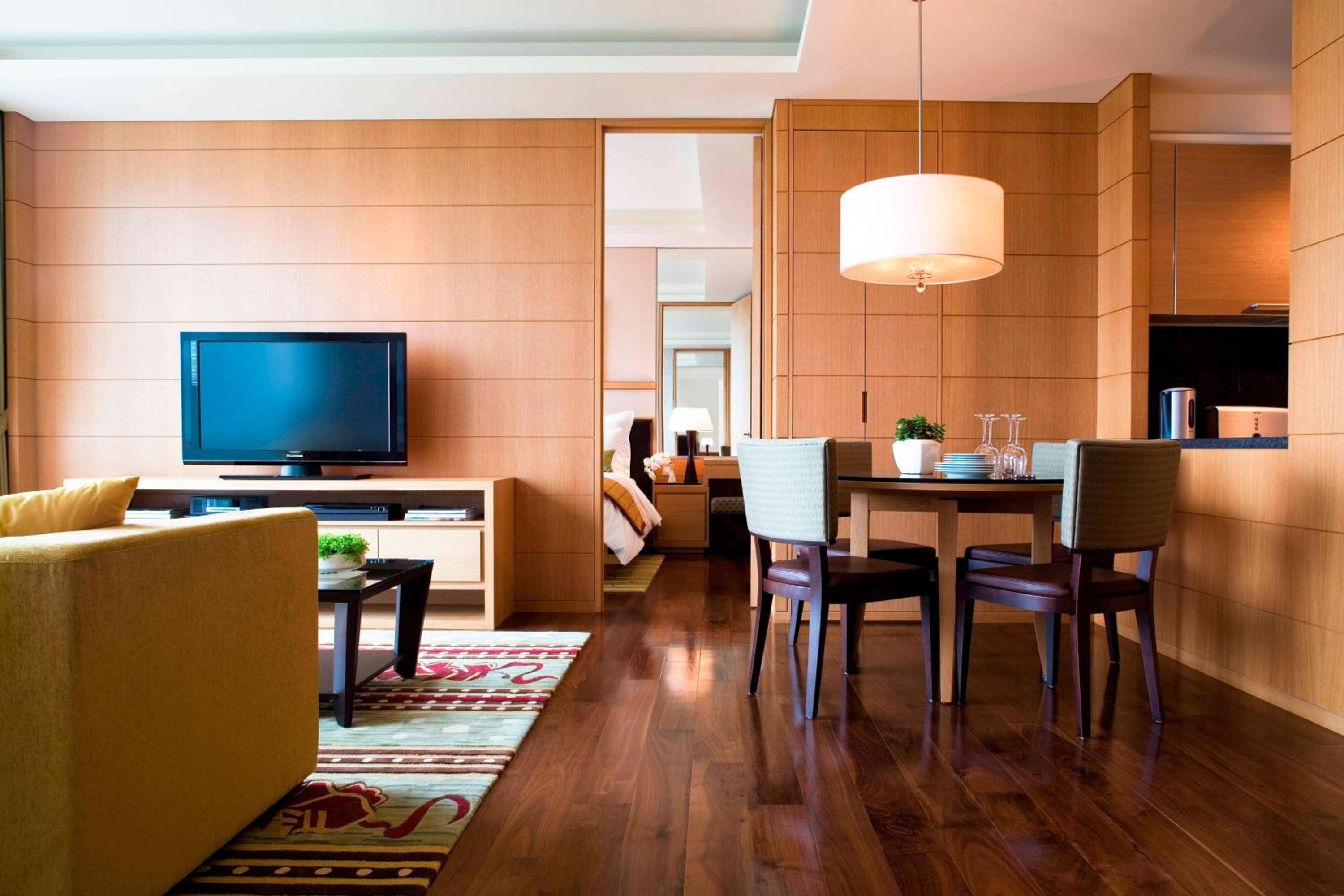 Two-Bedroom Executive Suite - Photo 6