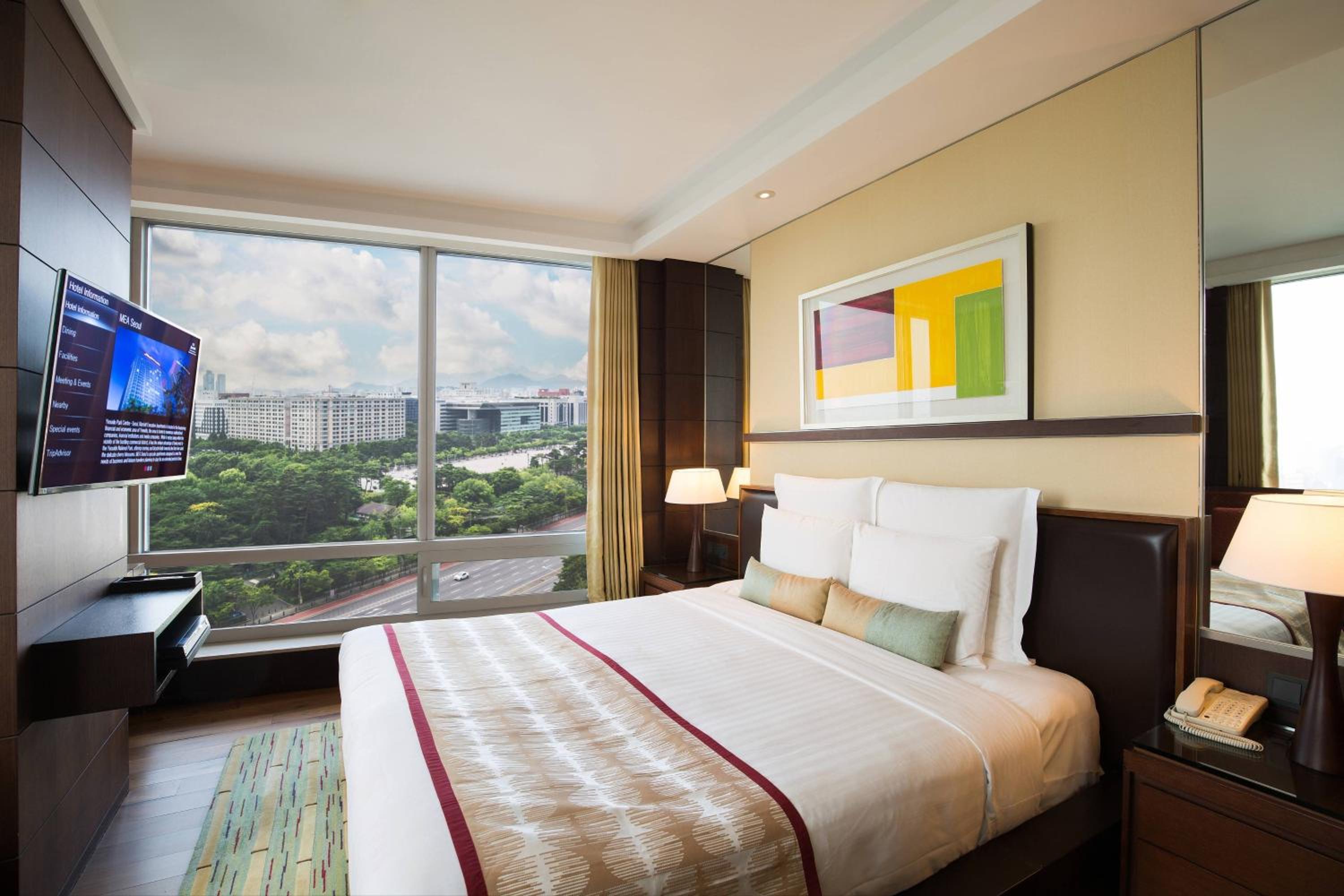 Penthouse Suite - Photo 7