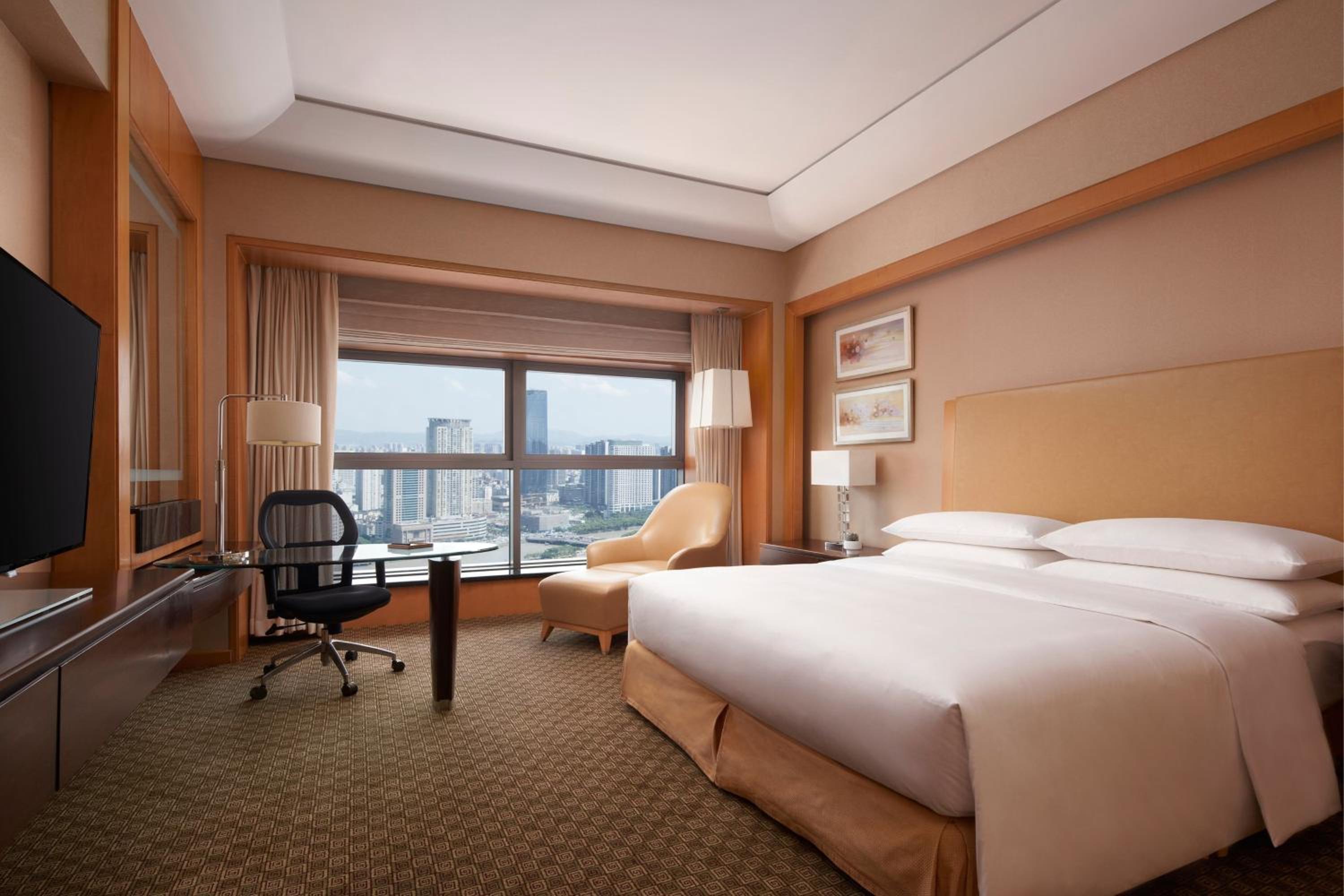 Deluxe King Room photo 3