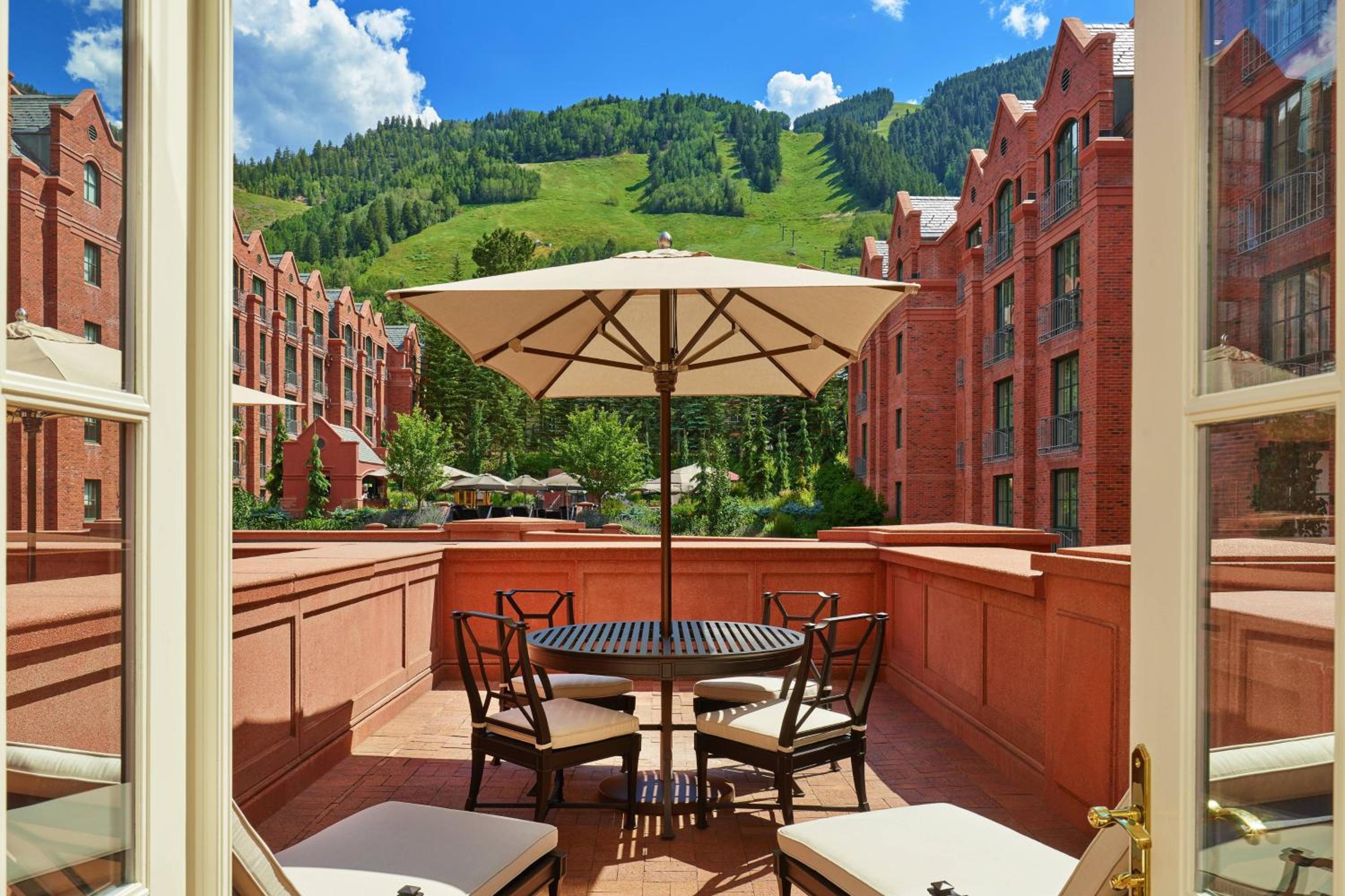 Grand Deluxe with Balcony, Guest room, 2 Double, Balcony