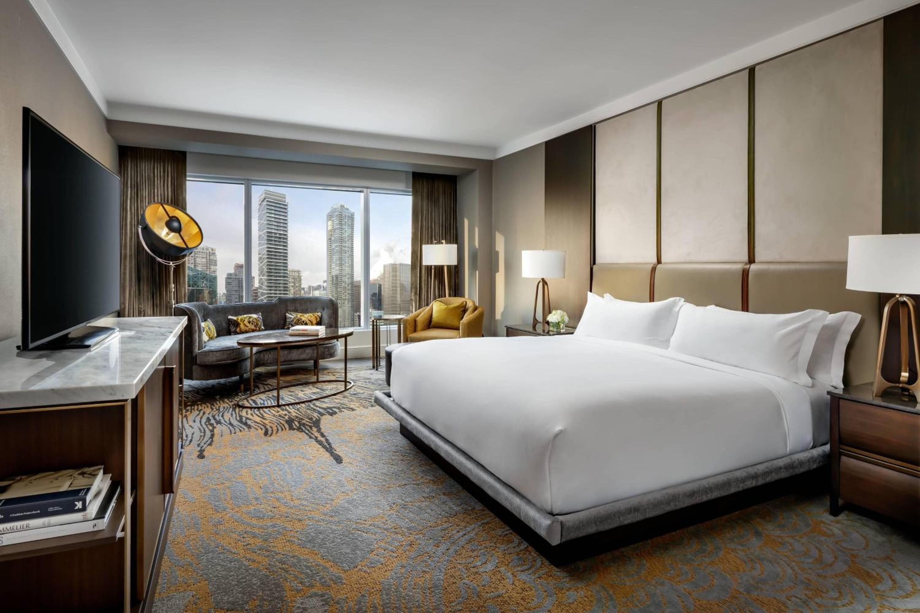Club Lounge Access City View Room - 1 King bed