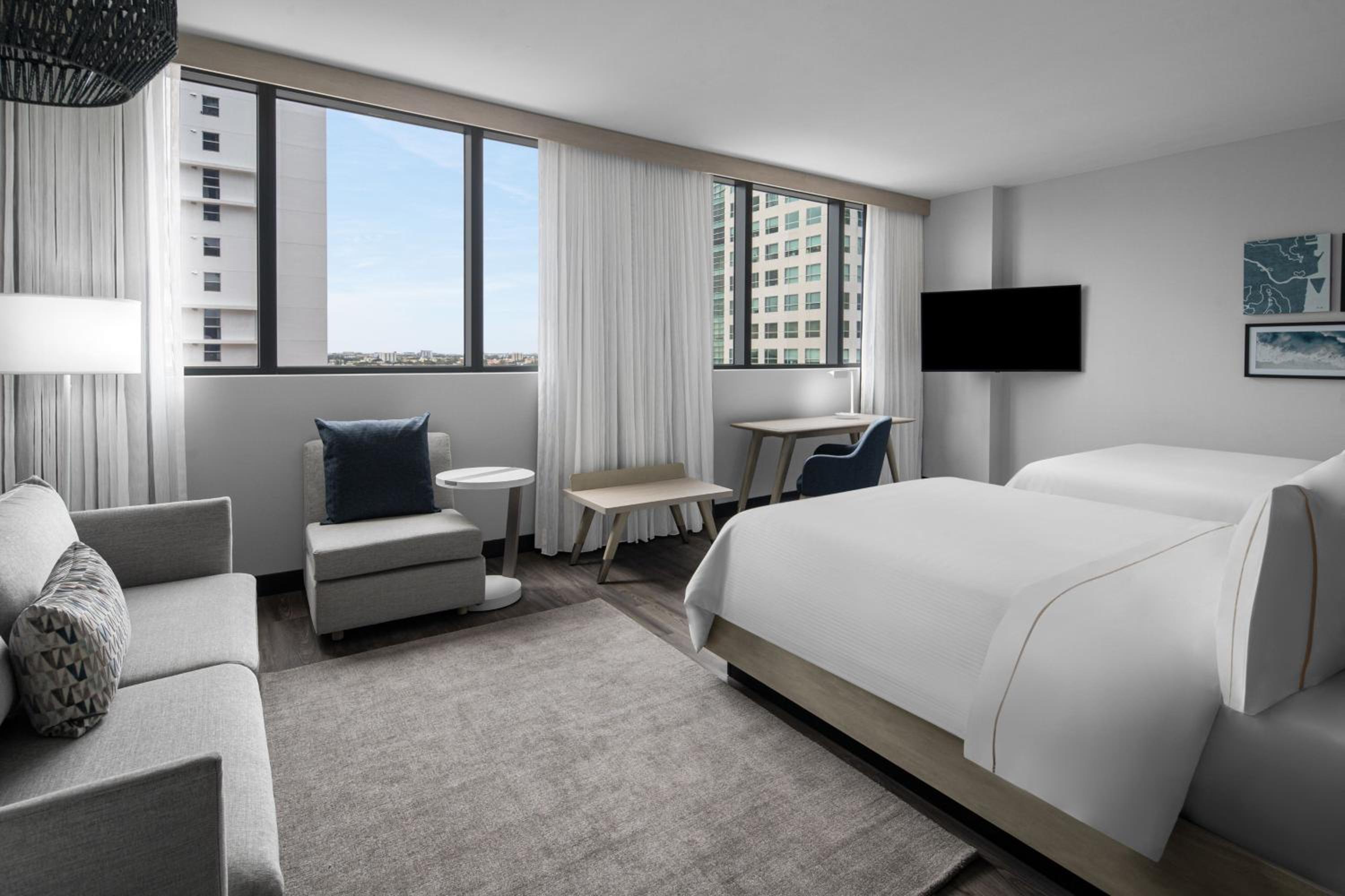 Queen Studio with City View - Hearing Accessible