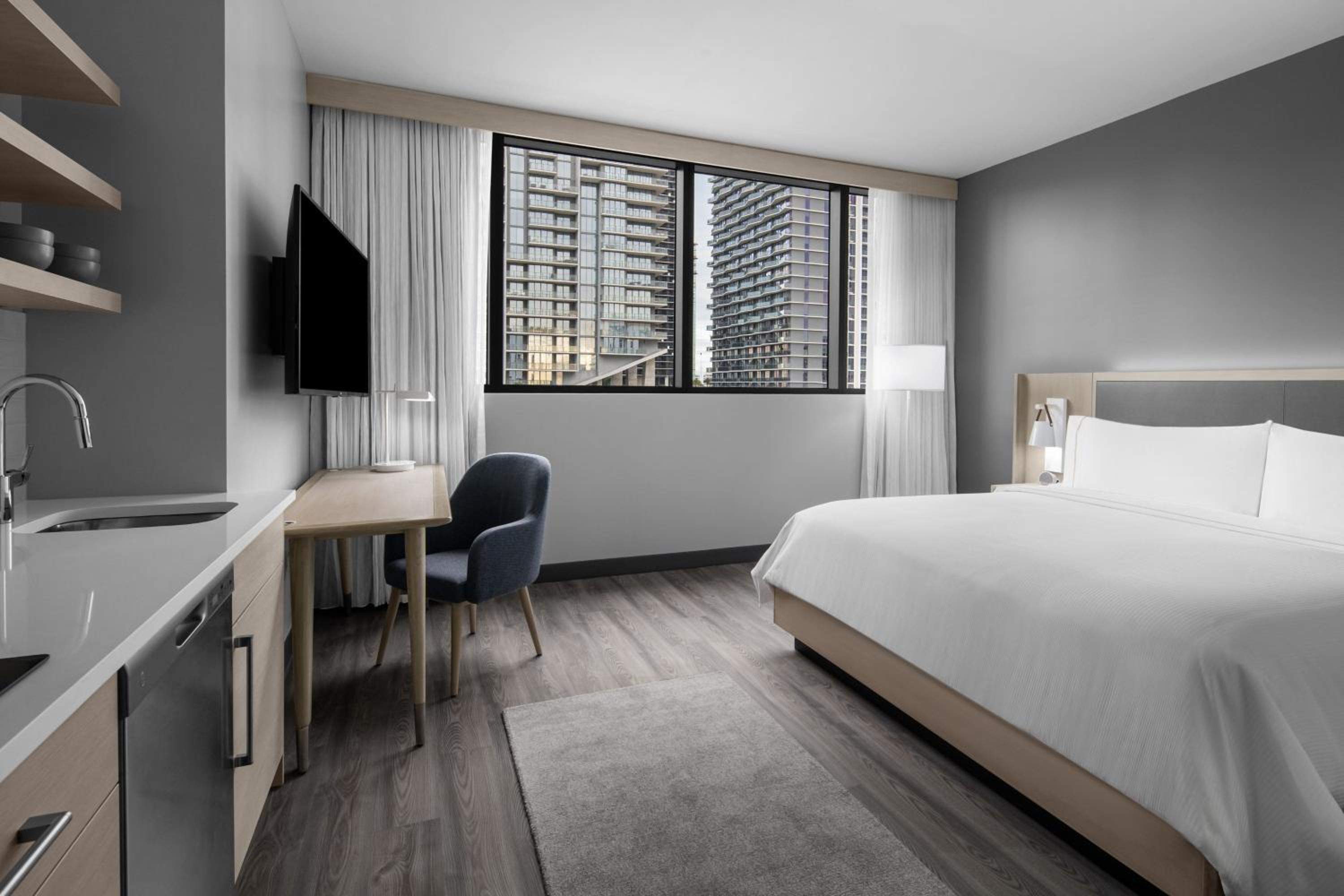 Studio King with City View - Hearing Accessible