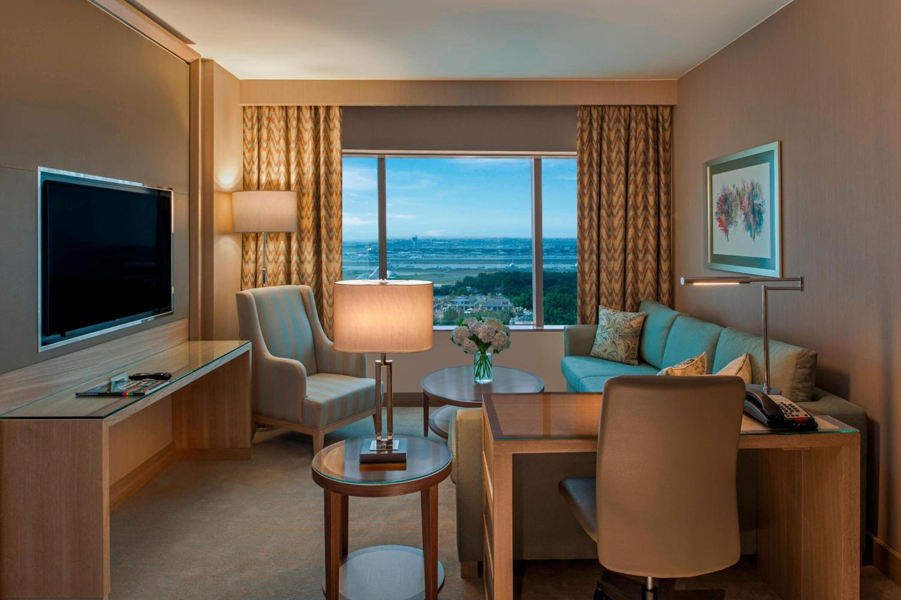 Marmara King Suite with Partial Sea View and Lounge Access