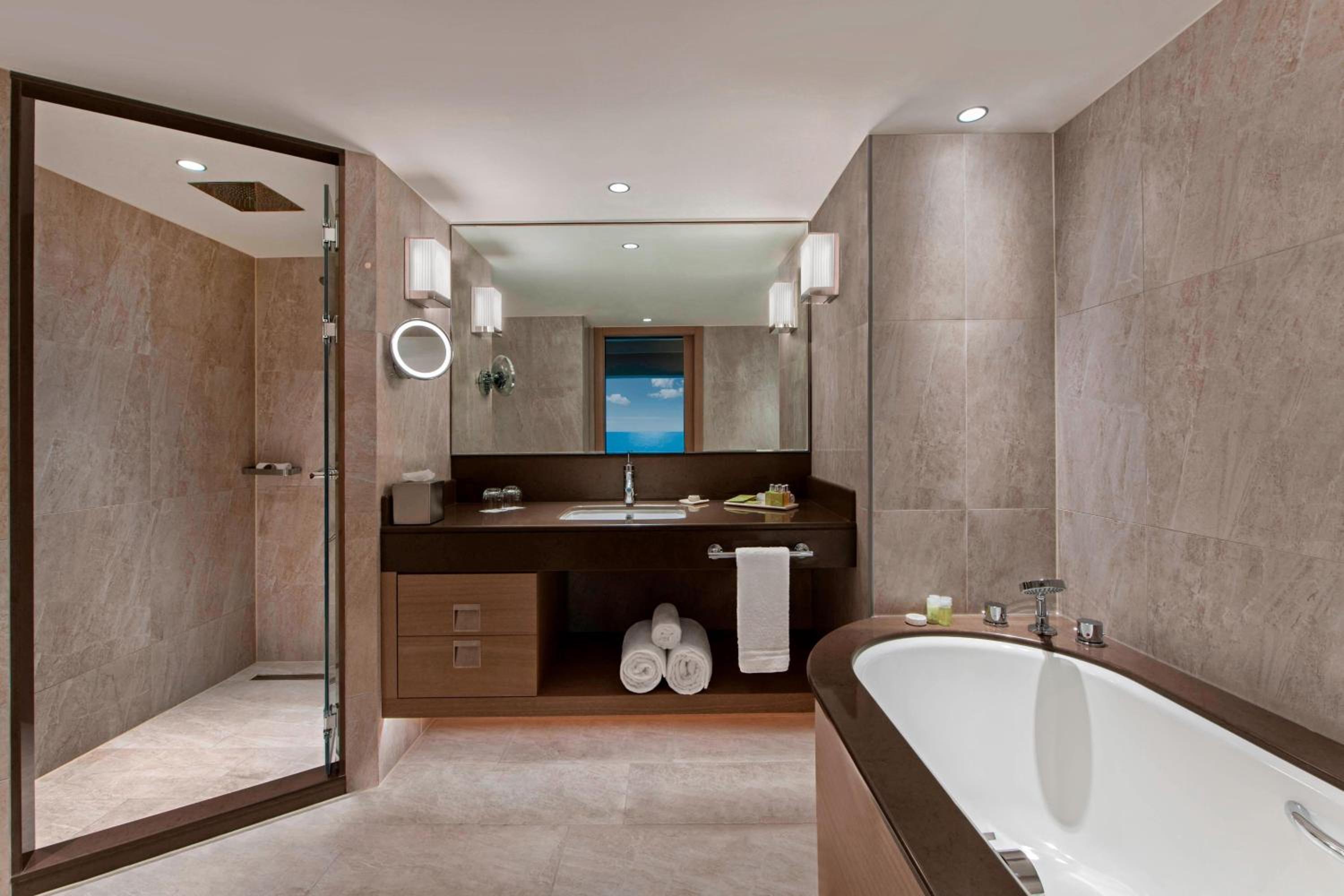 Ocean Suite with Sea View and Lounge Access