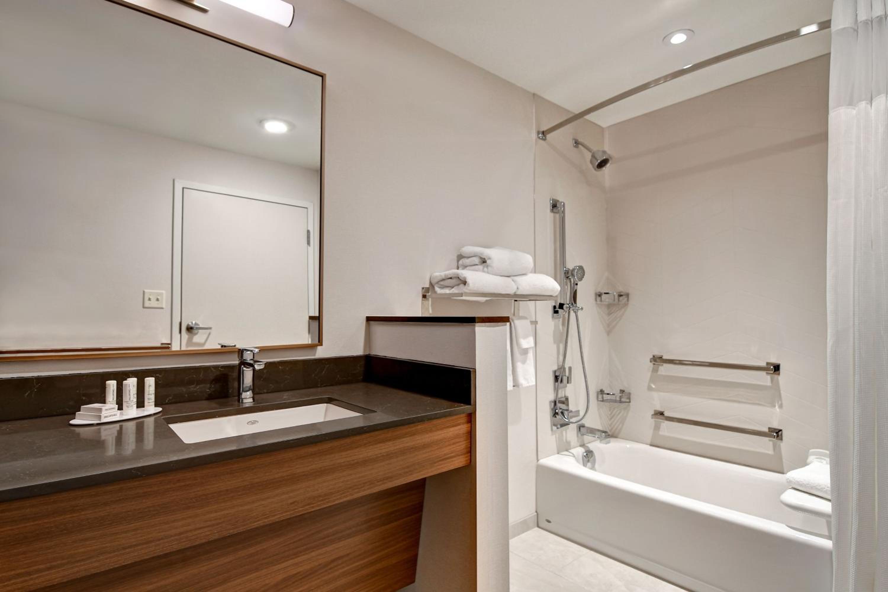 Queen Room with Two Queen Beds - Hearing Accessible photo 2