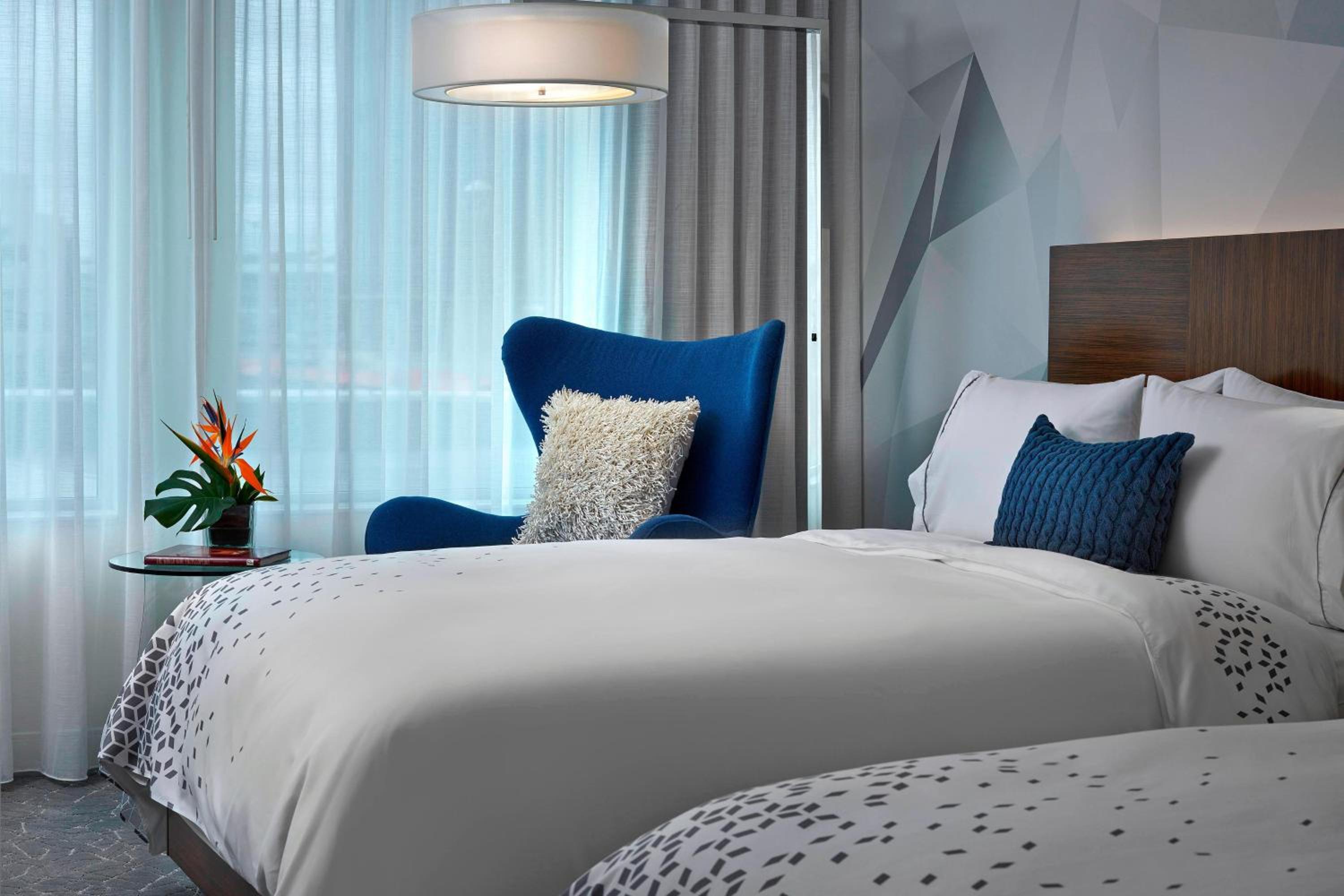 Queen Room with Two Queen Beds photo 2