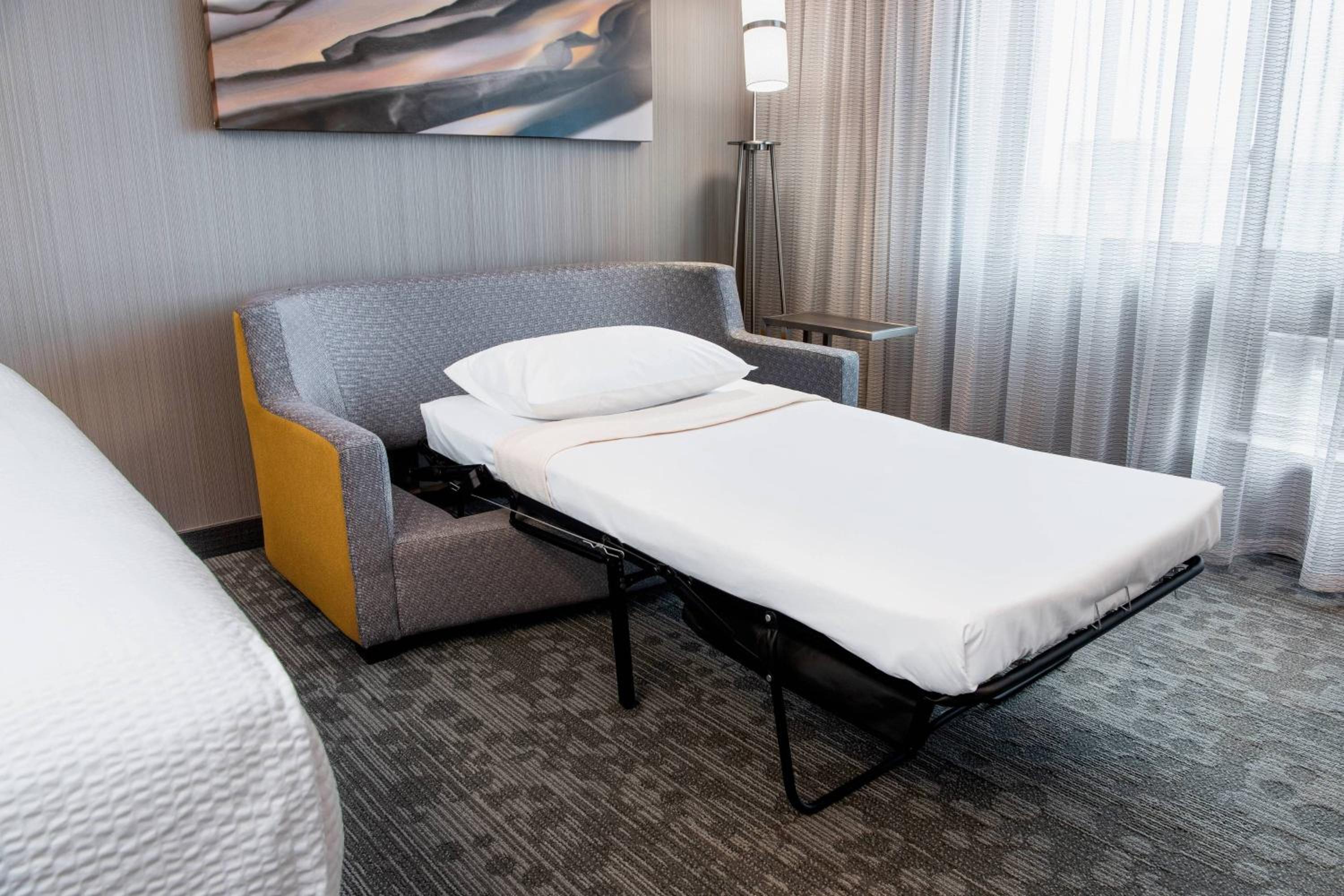 King Room with Sofa Bed - Photo 2