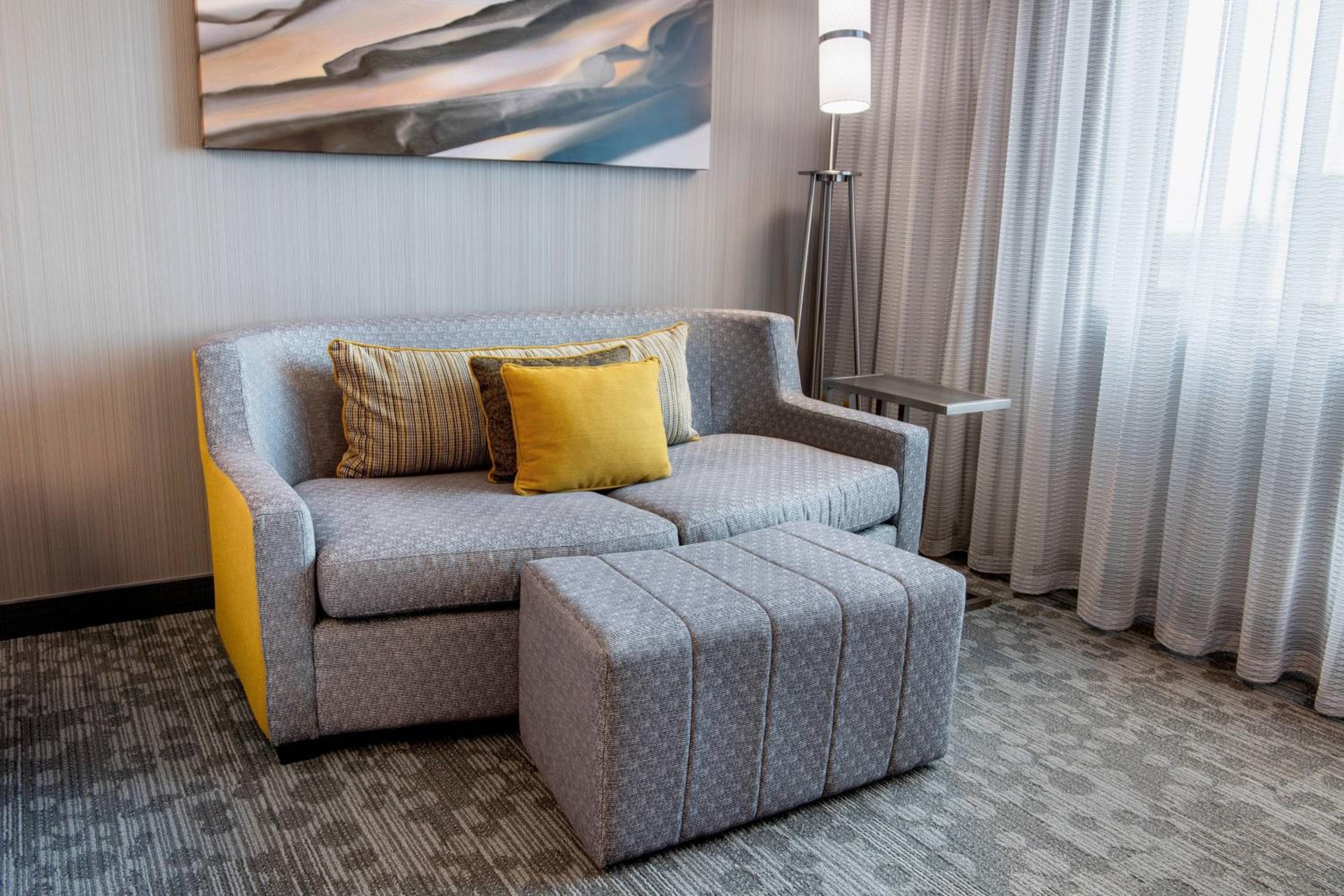King Room with Sofa Bed - Photo 1