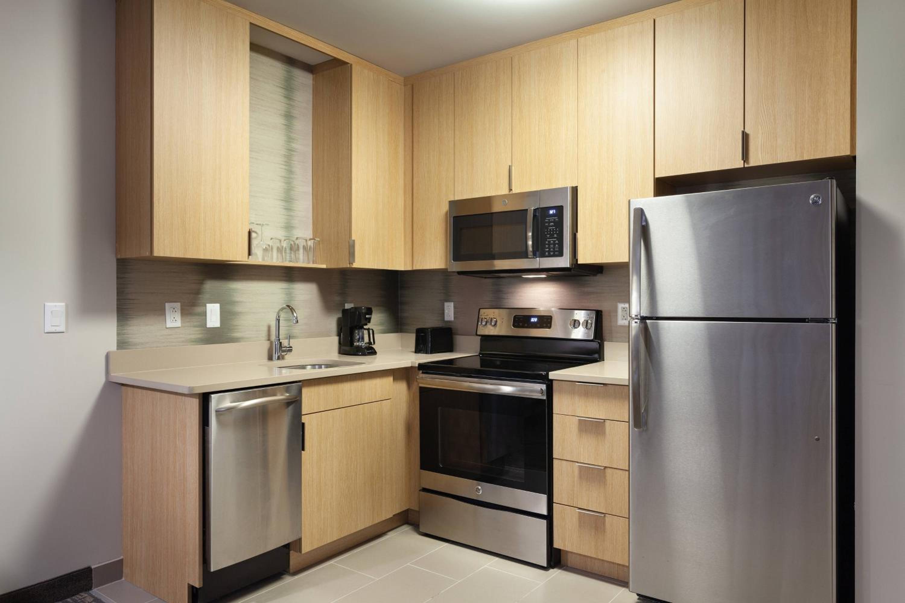 King Studio Suite with Roll-In Shower - Mobility Accessible
