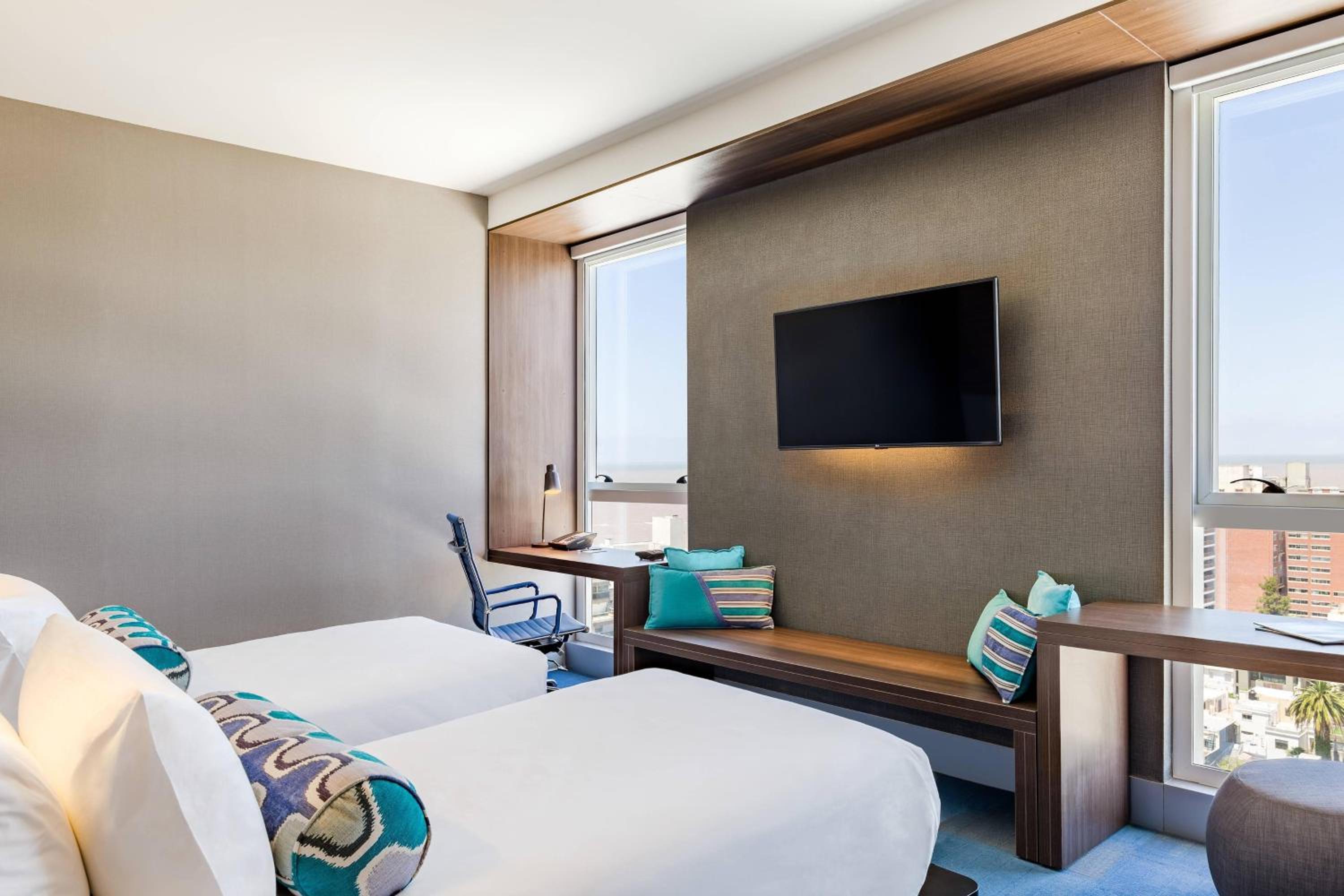 Aloft, Guest room, 2 Twin/Single Bed(s), City view photo 2