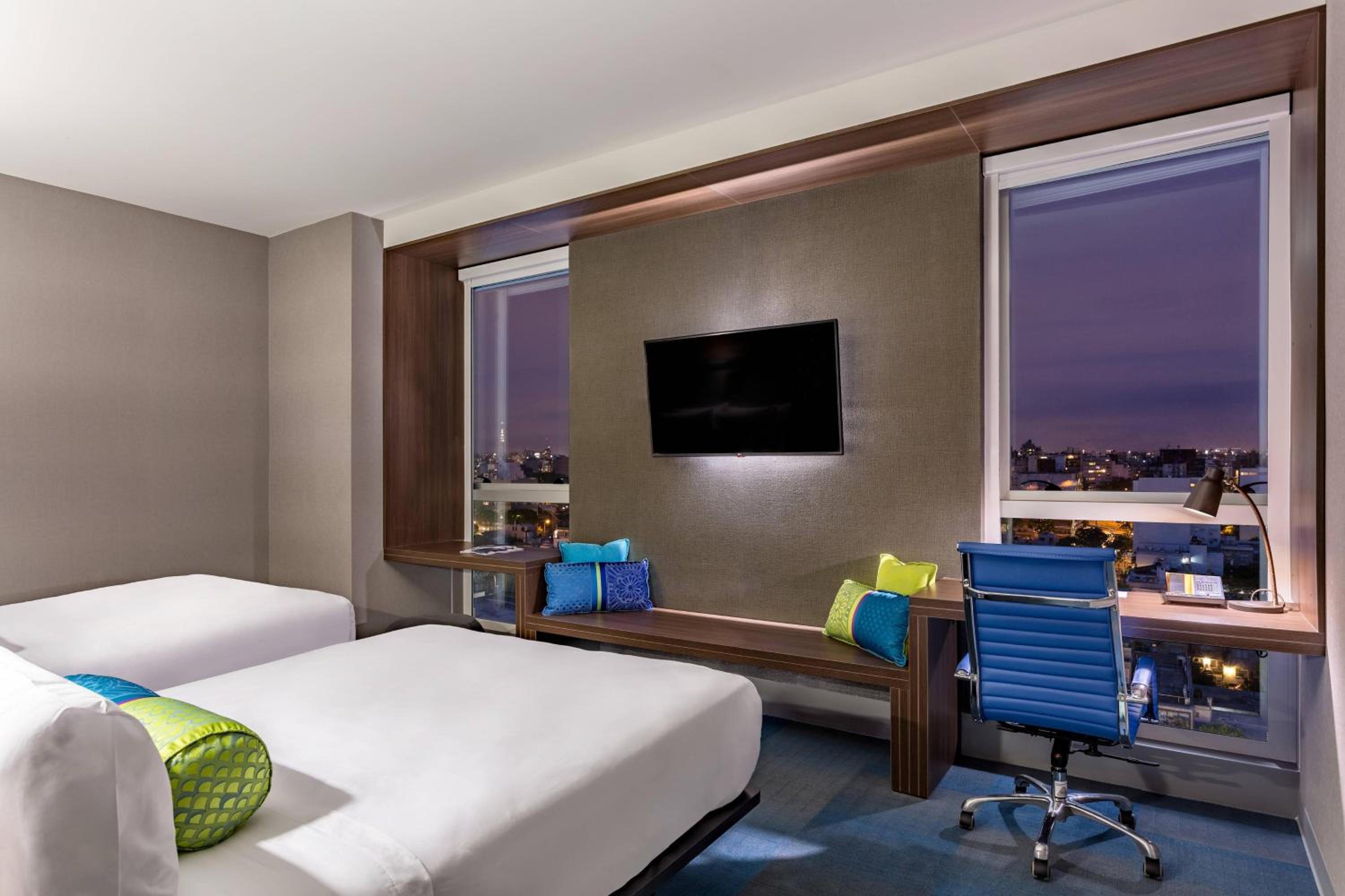 ALOFT, Guest room, 2 Queen, City view photo 3