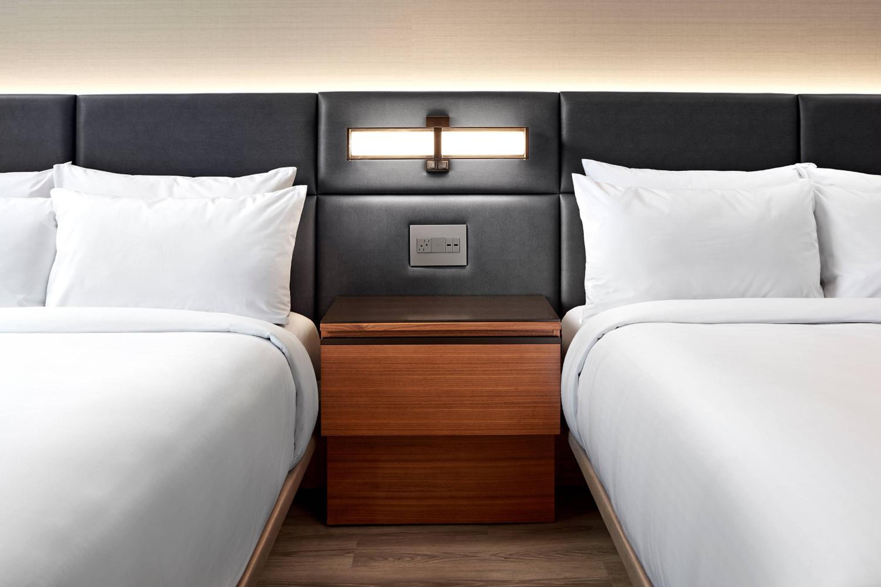 Guest room, 2 Queen - Photo 4