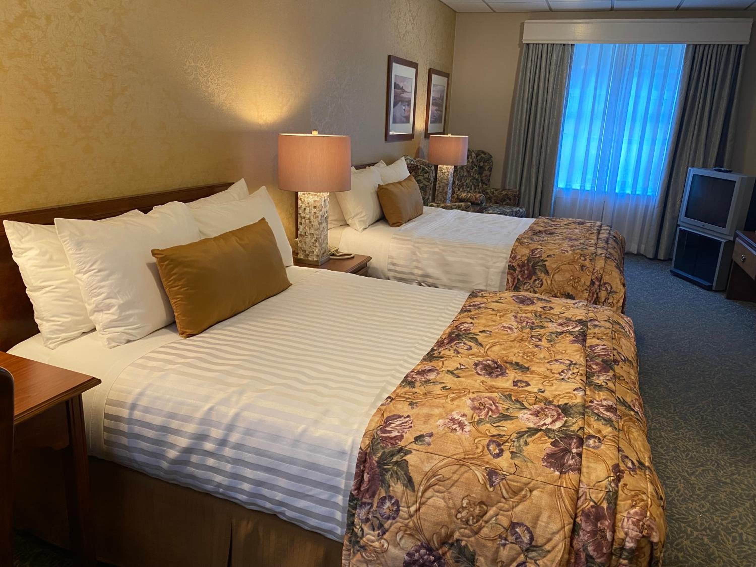 Double Room with Two Double Beds - Photo 2