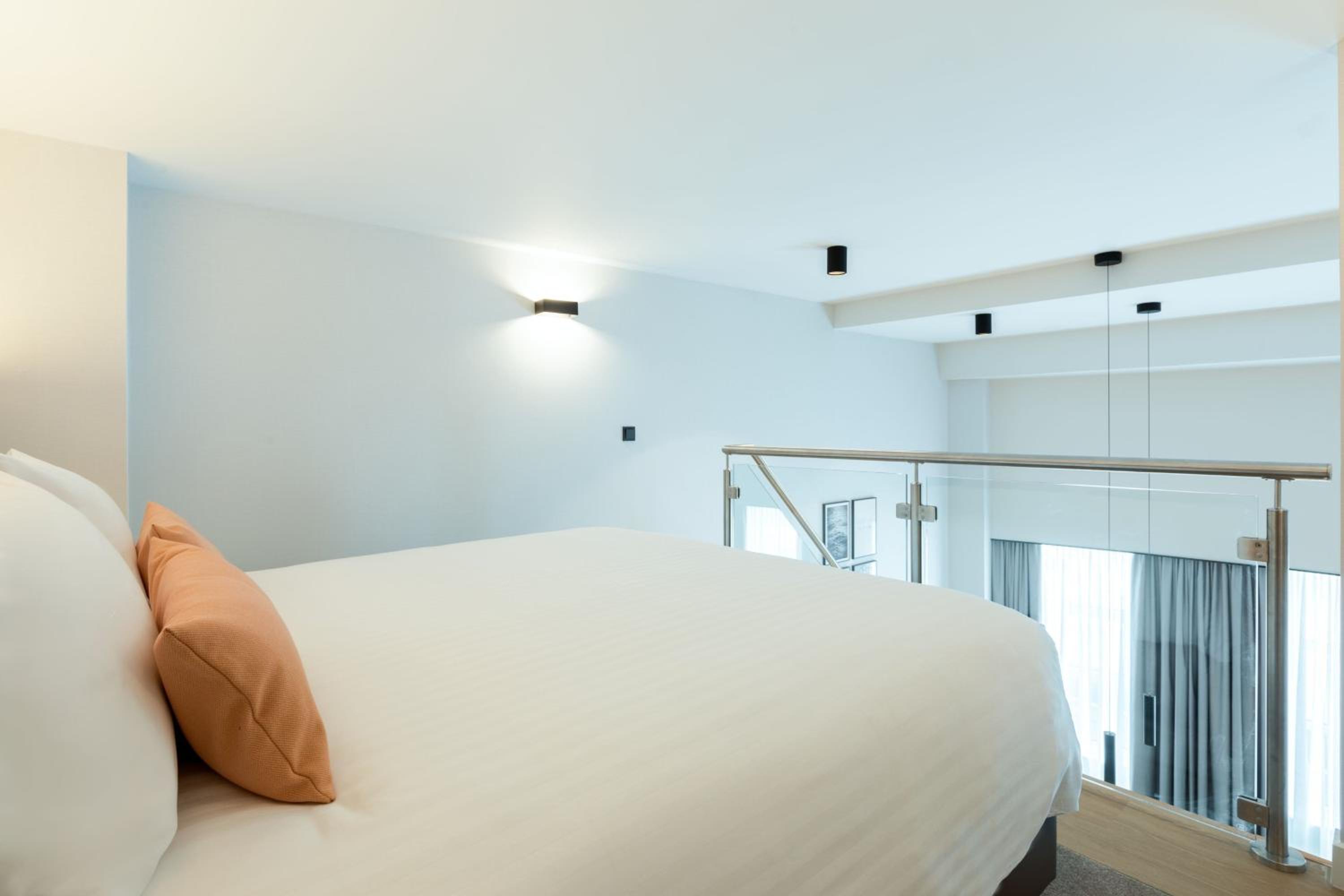 King Loft with Skyline View - Photo 2