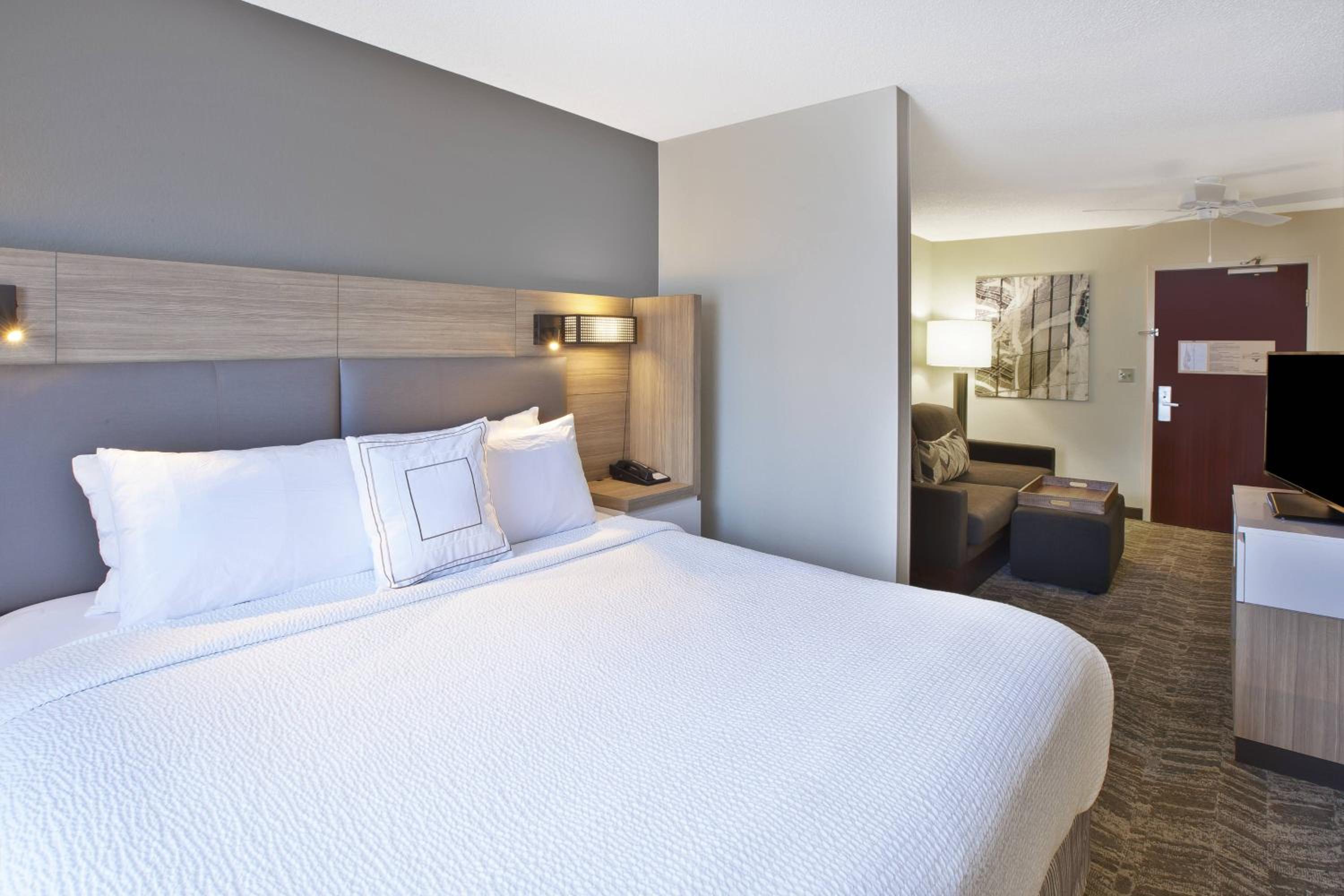 King Suite with Sofa Bed - Photo 4