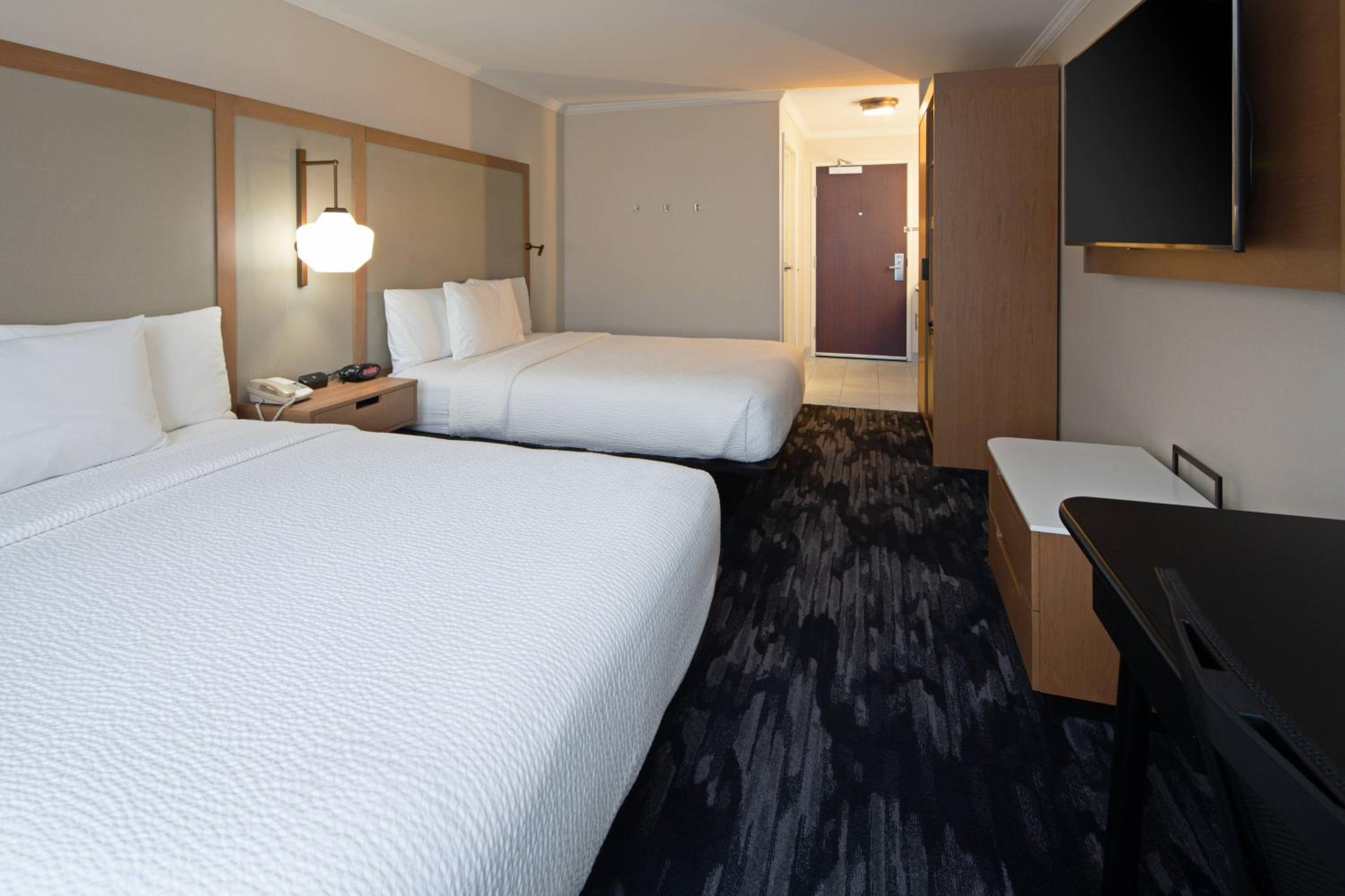 Queen Room with Two Queen Beds - Hearing Accessible photo 2