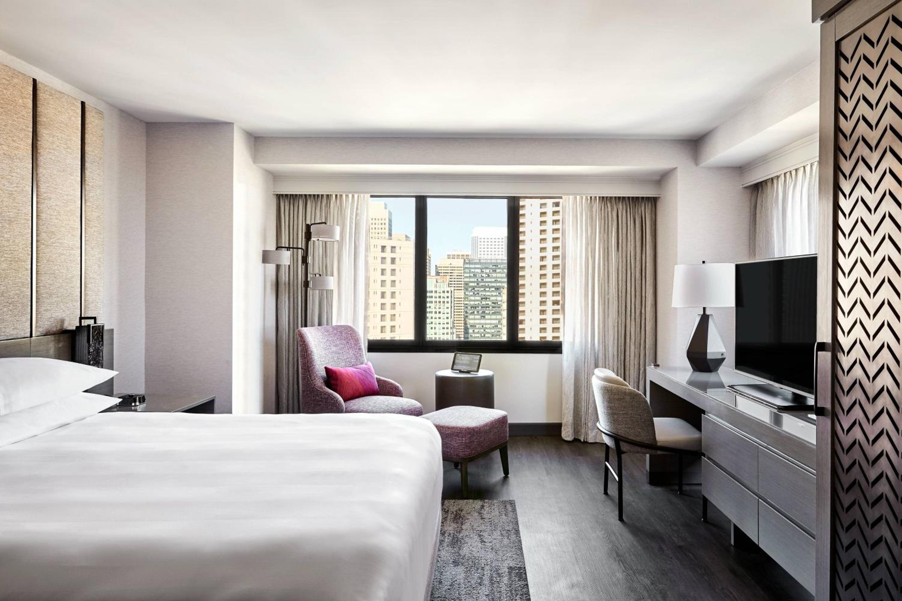 One-Bedroom Junior King Suite - Photo 3