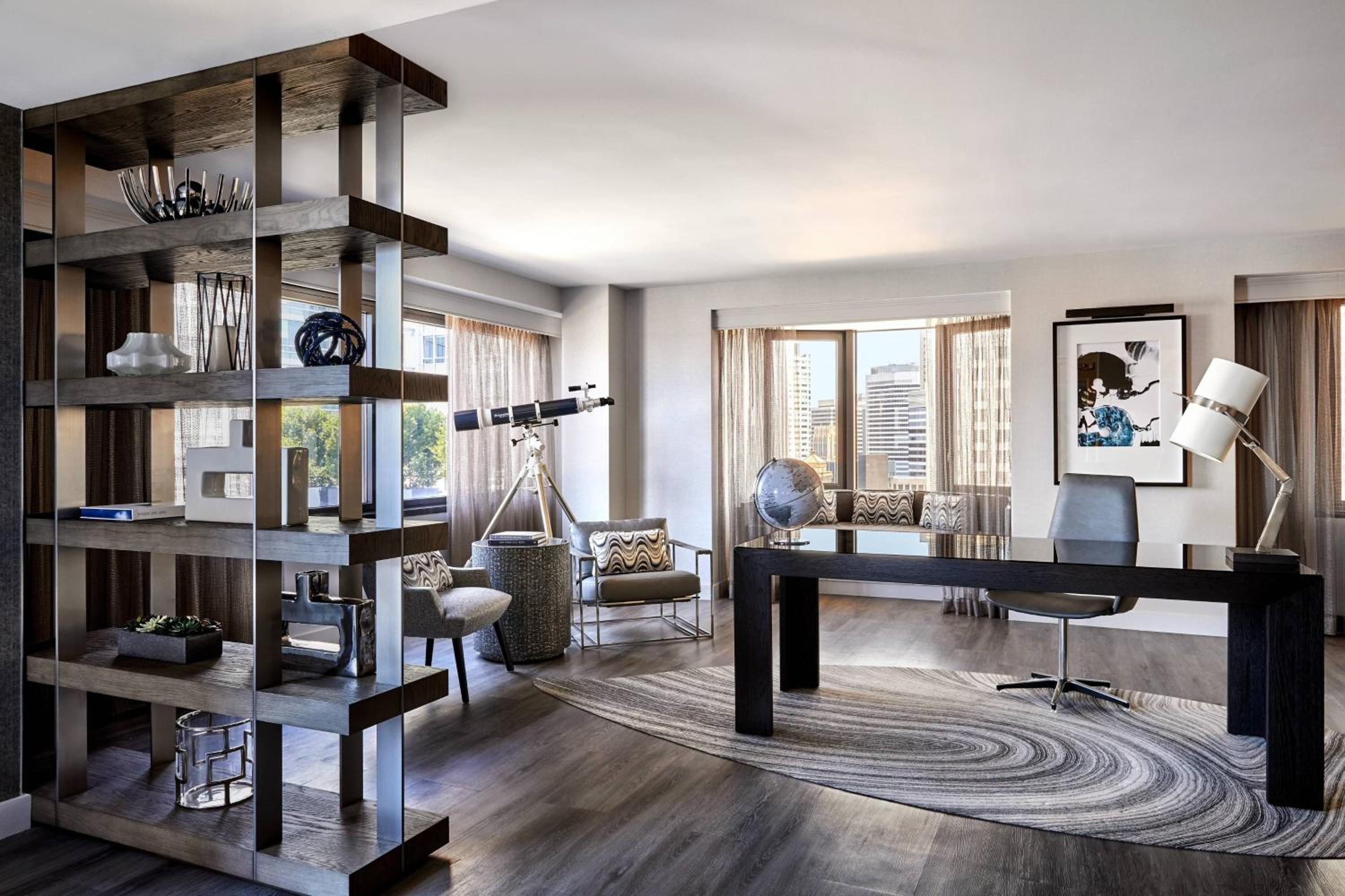 1 Bedroom Presidential Suite, 1 King, Bay view, Balcony