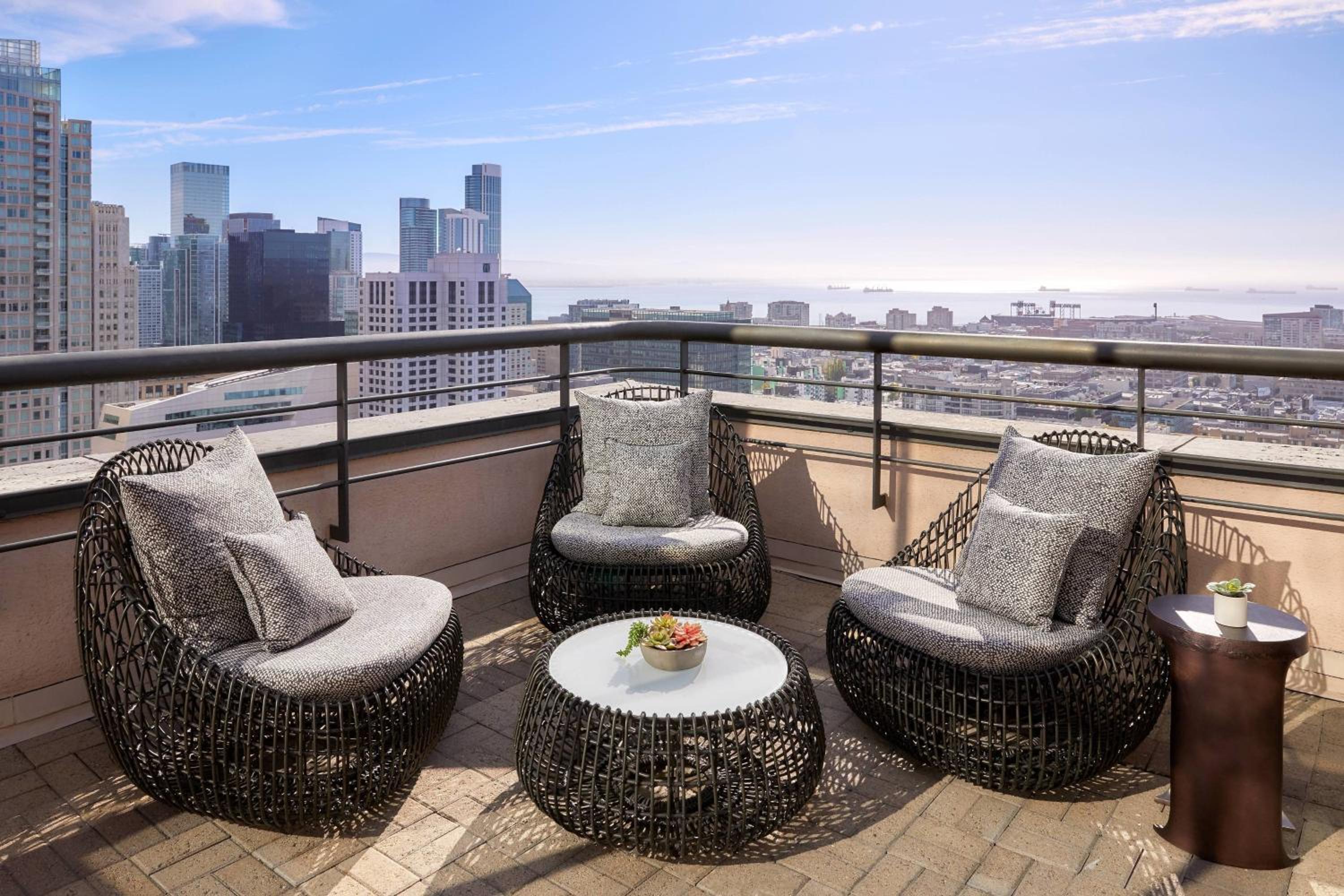 Vise Presidential Suite, Suite, 1 King, Balcony