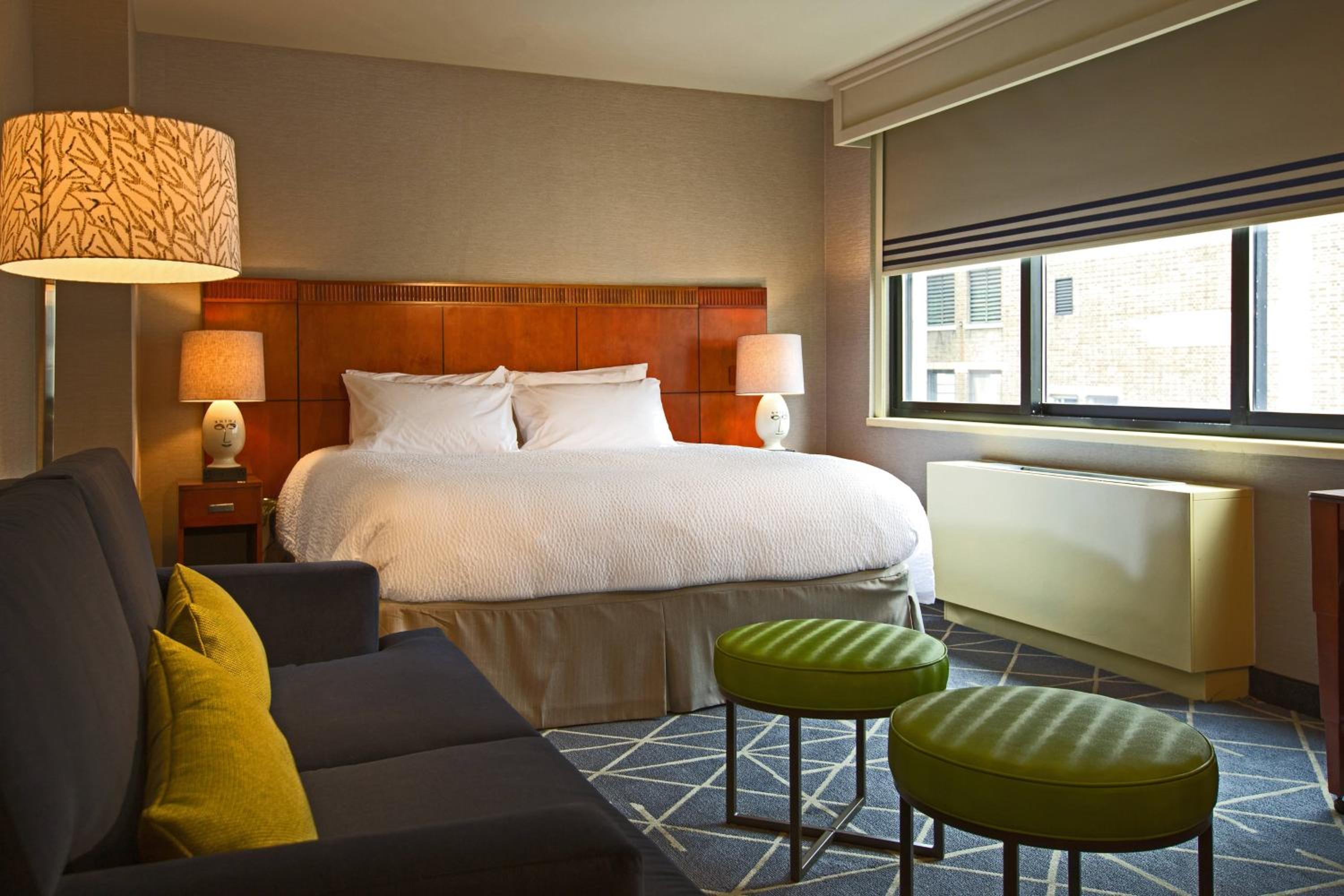 Corner King Room