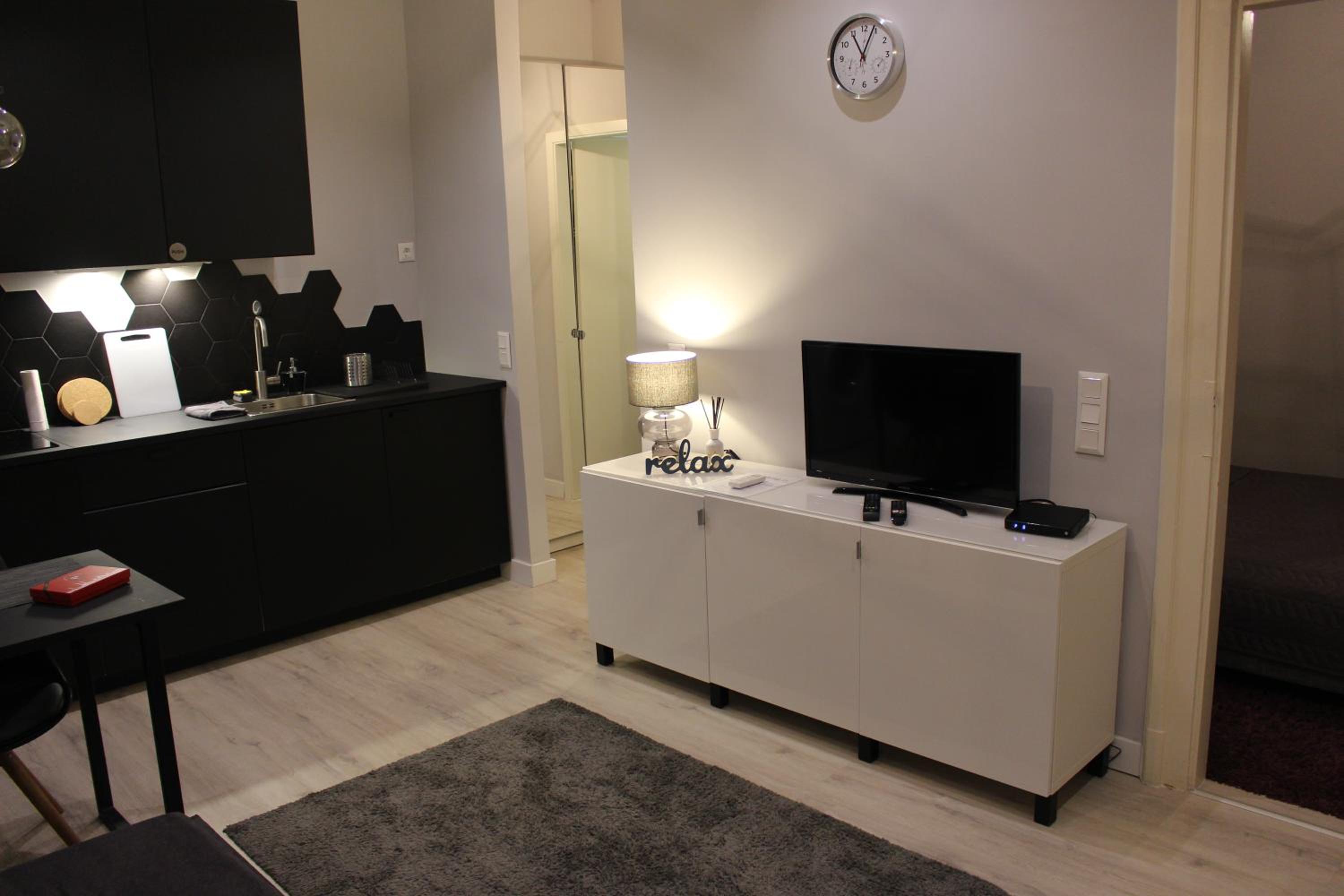 One-Bedroom Apartment