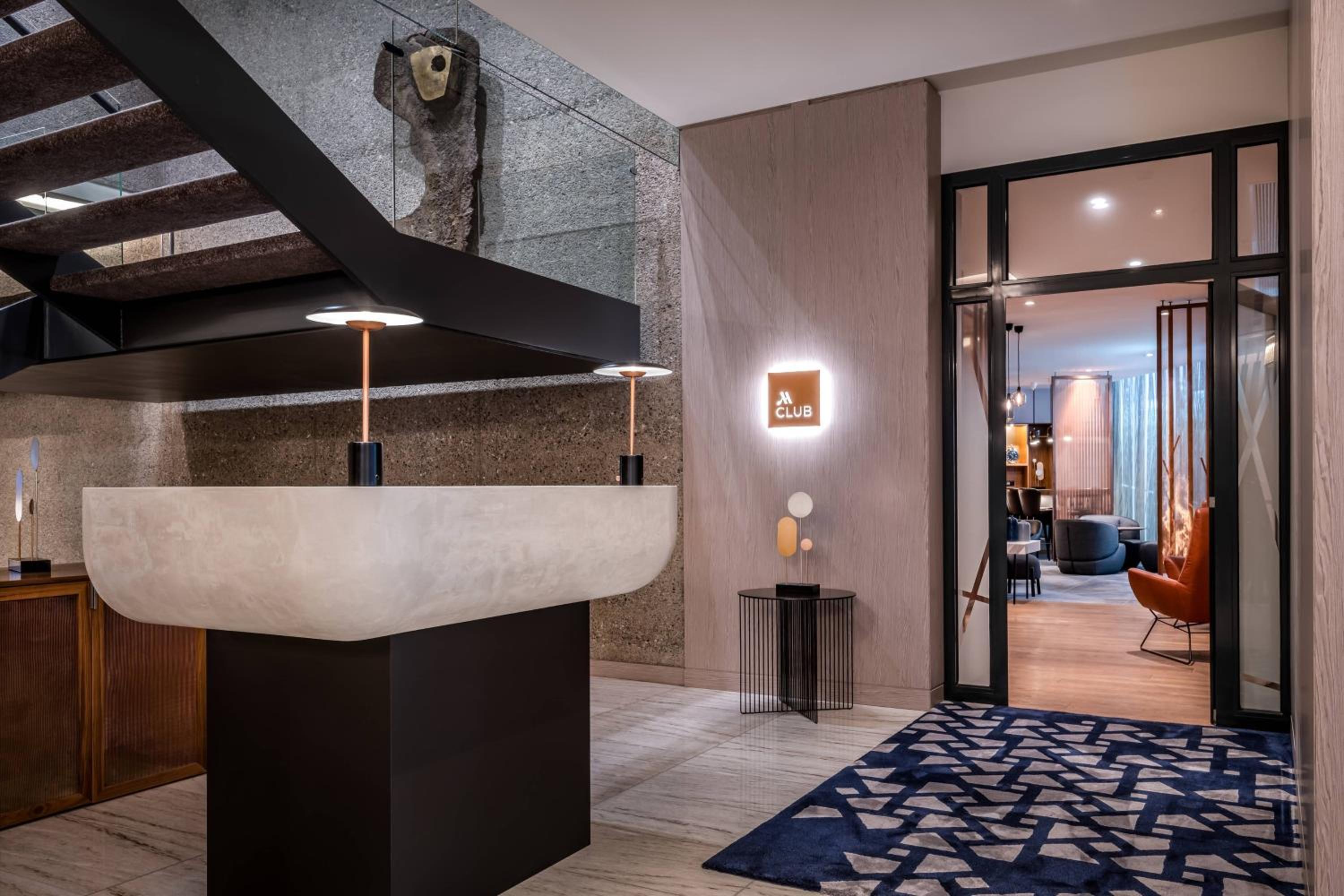 Junior Club Suite with Club Lounge Access - Photo 9