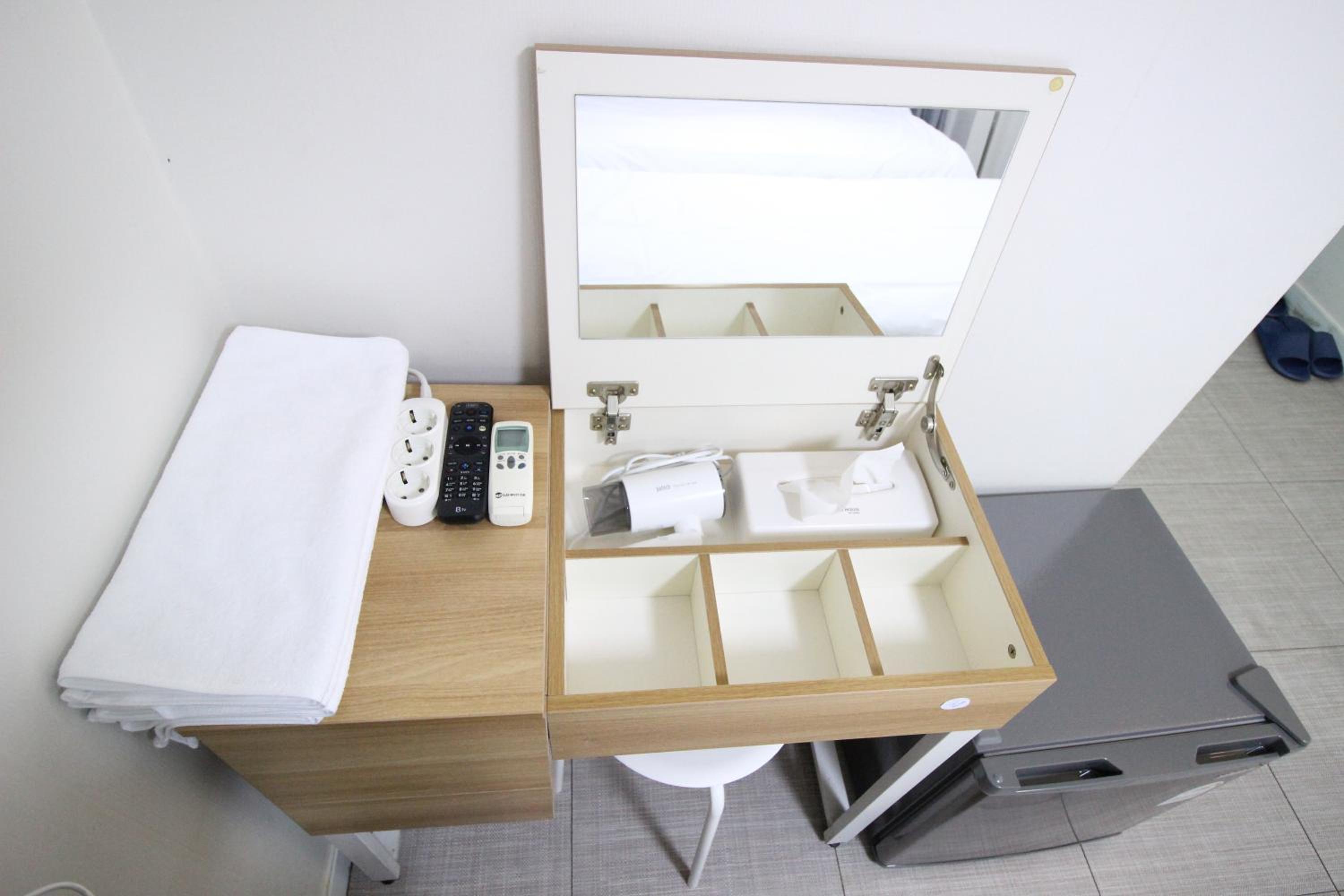 Twin Room - Photo 5