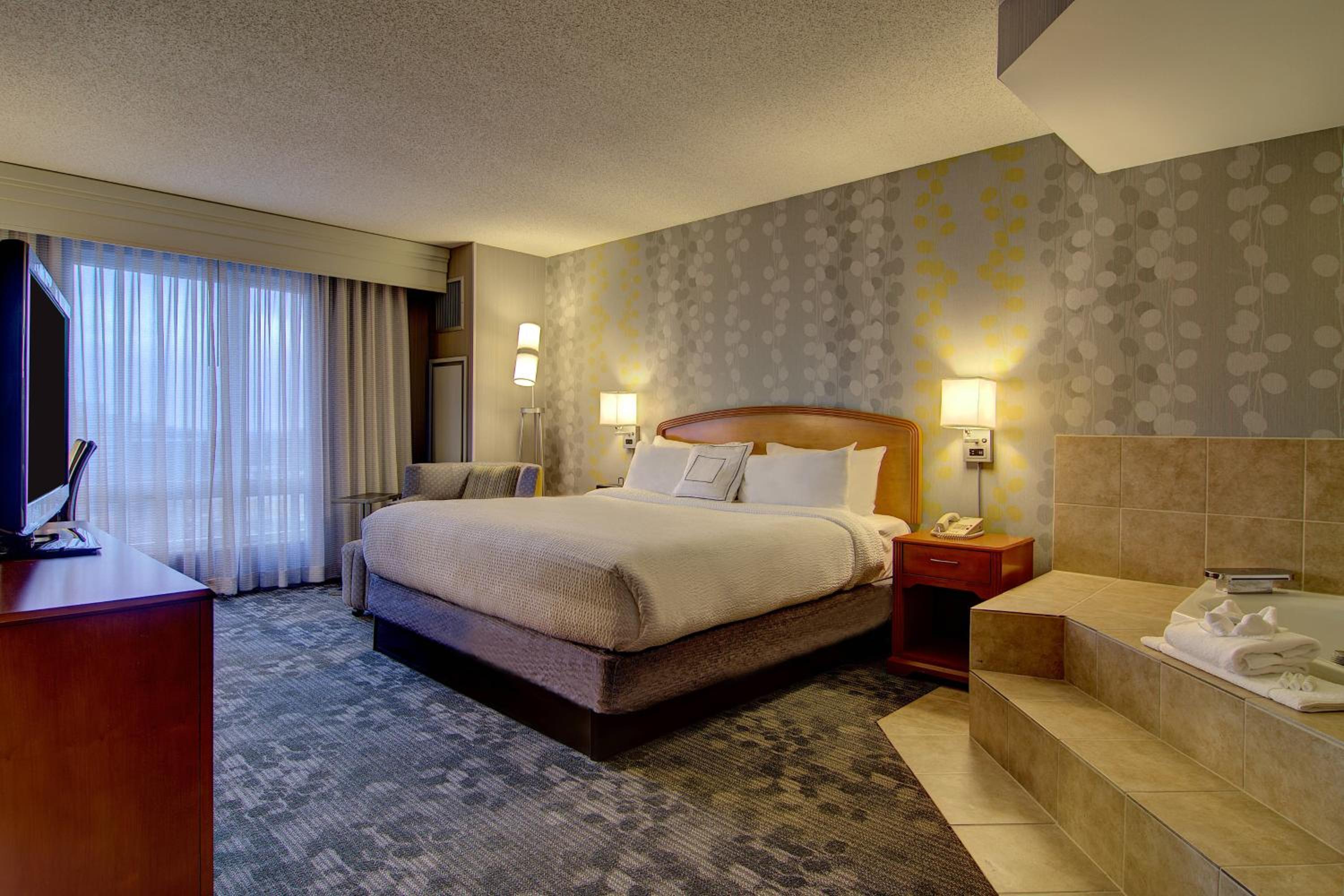 King Room with Whirlpool