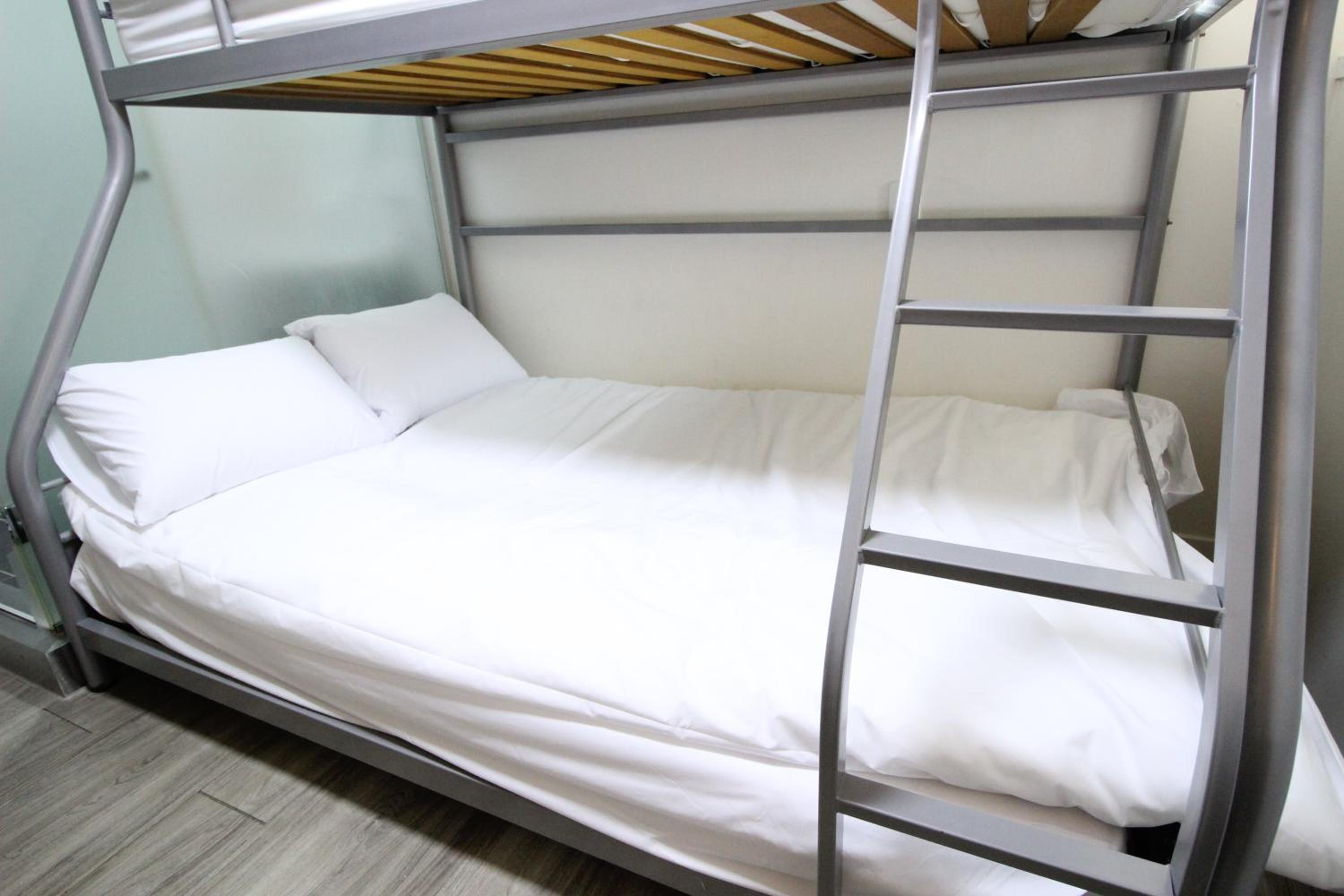 Economy Triple Room - Photo 2