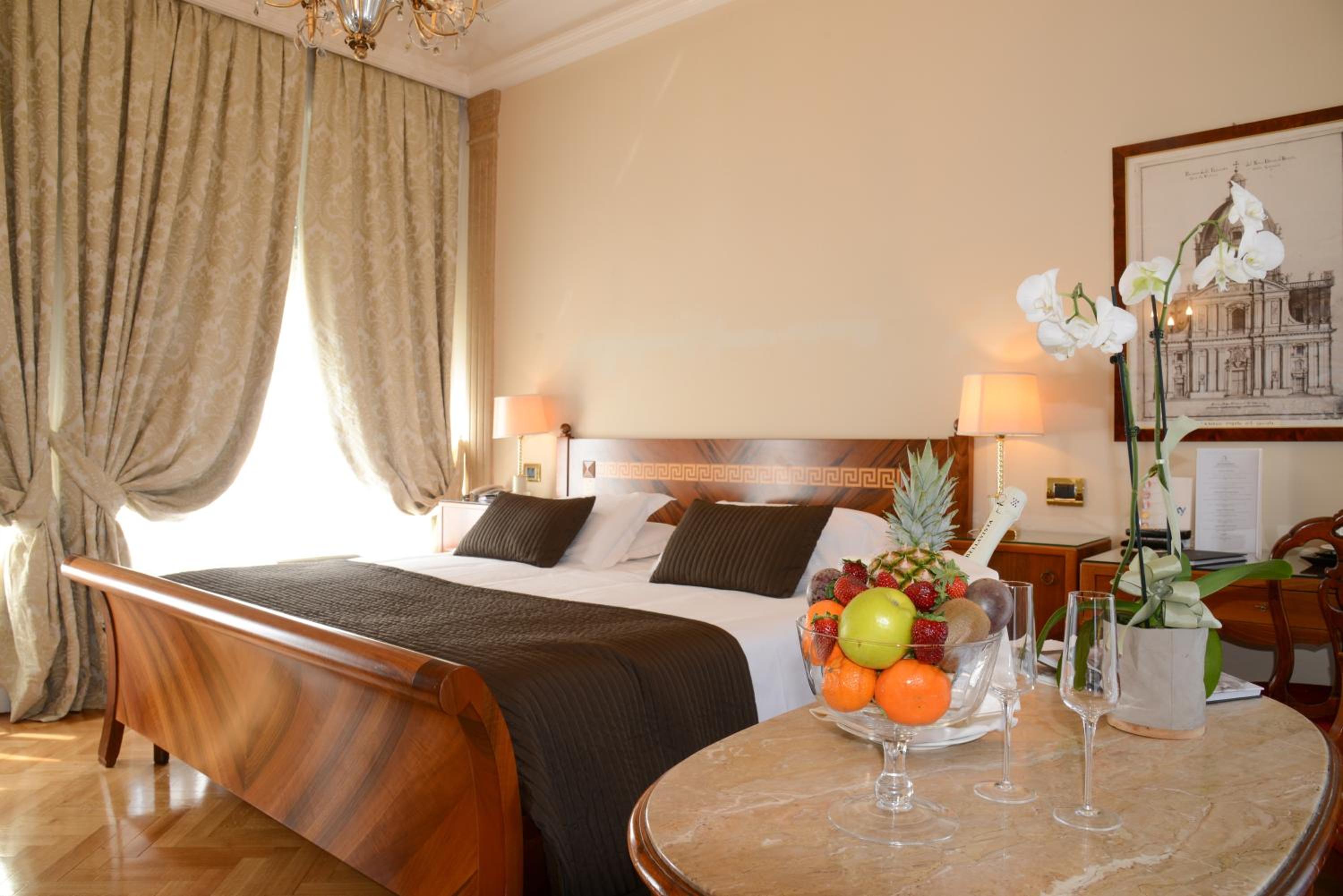 Suite with City View - Photo 5