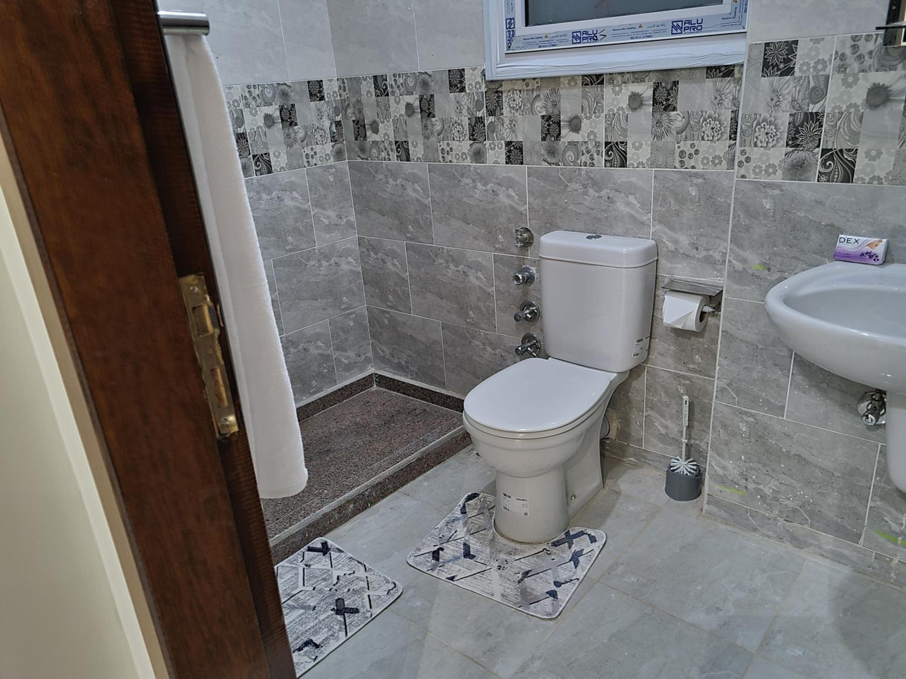 Two-Bedroom Apartment - Photo 16