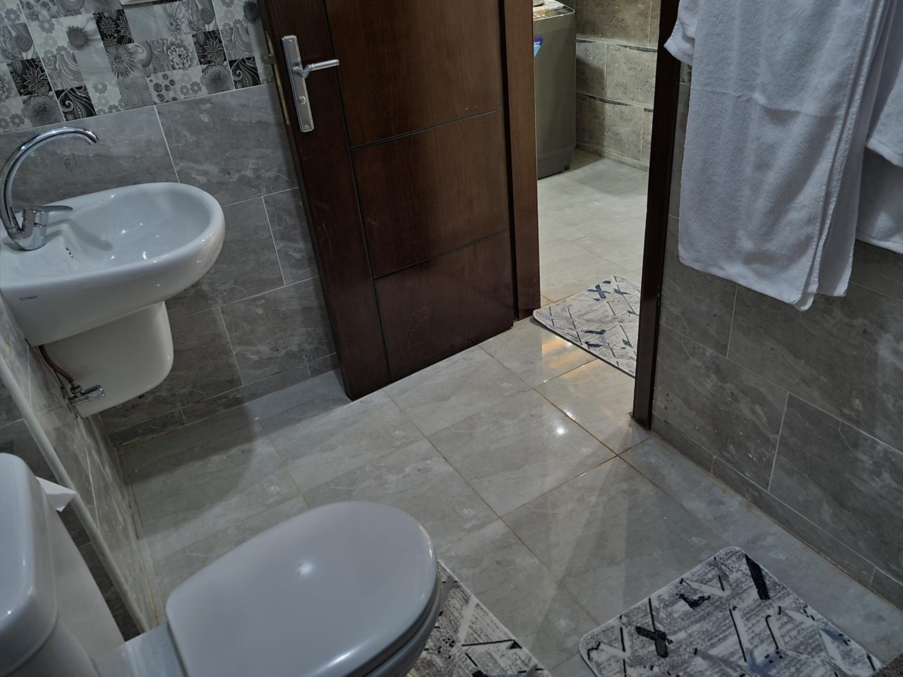 Two-Bedroom Apartment - Photo 23
